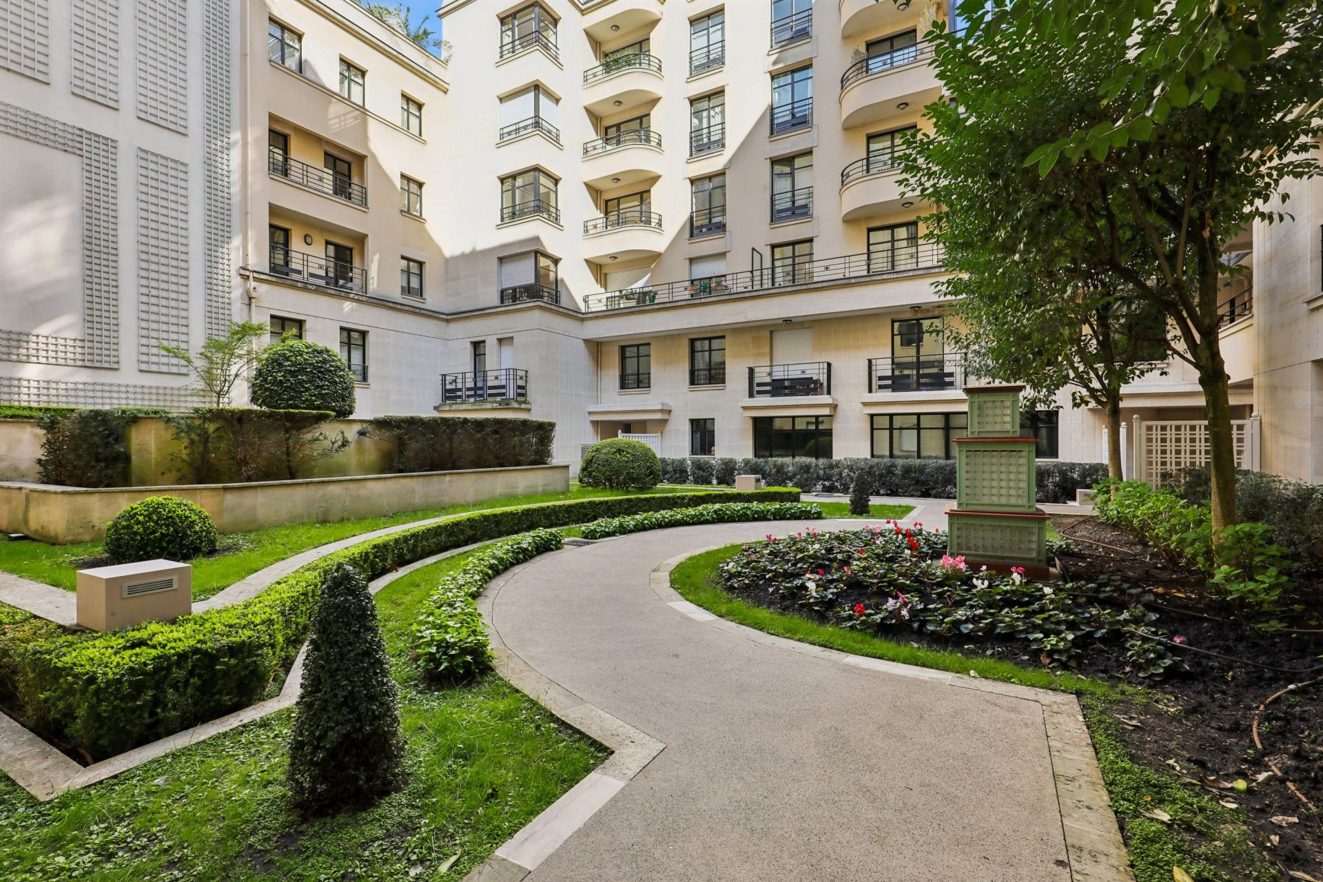 luxury apartment 3 Rooms for sale on PARIS (75007)