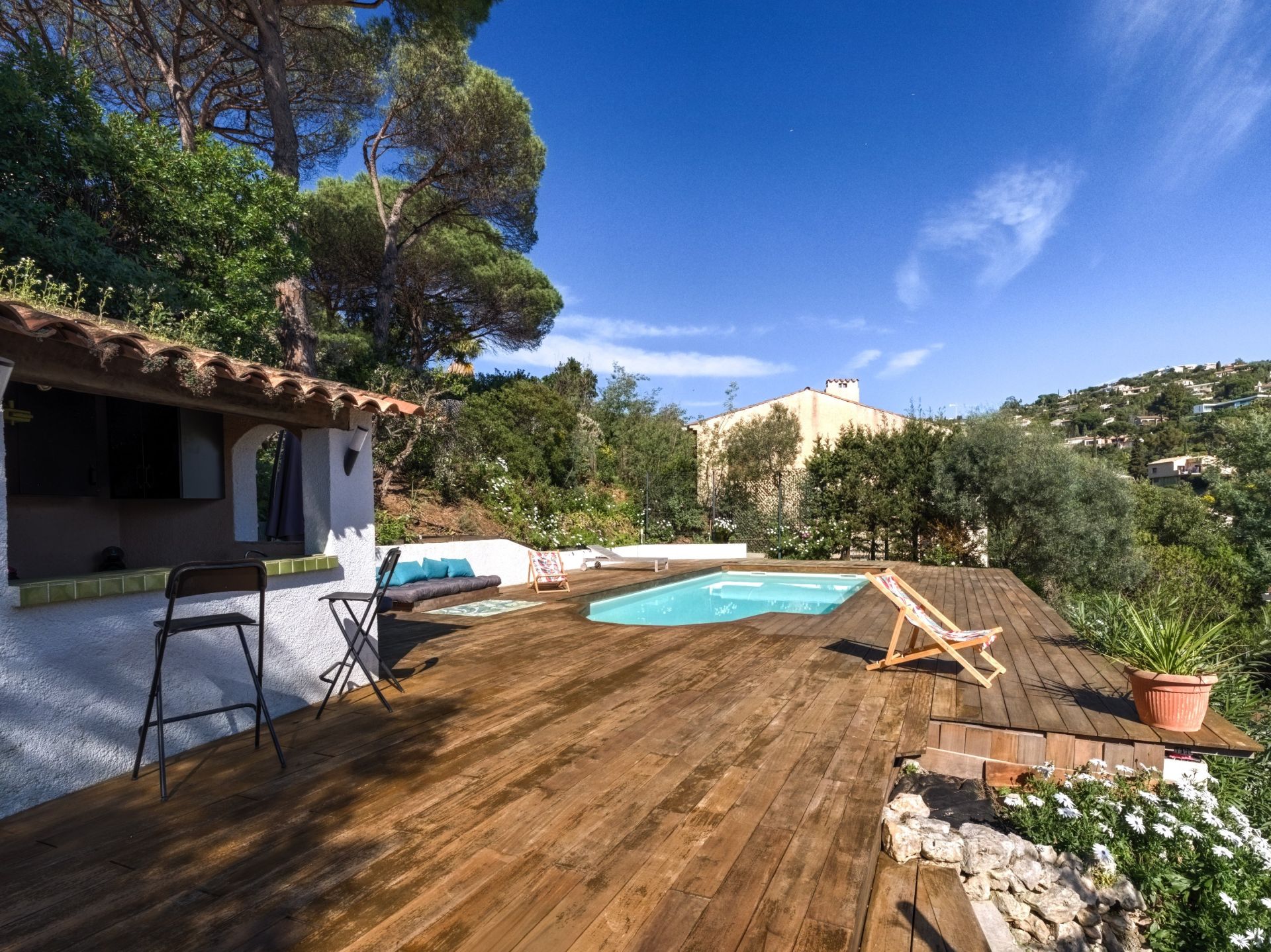 villa de luxe 5 Pièces en vente sur LES ISSAMBRES (83380)