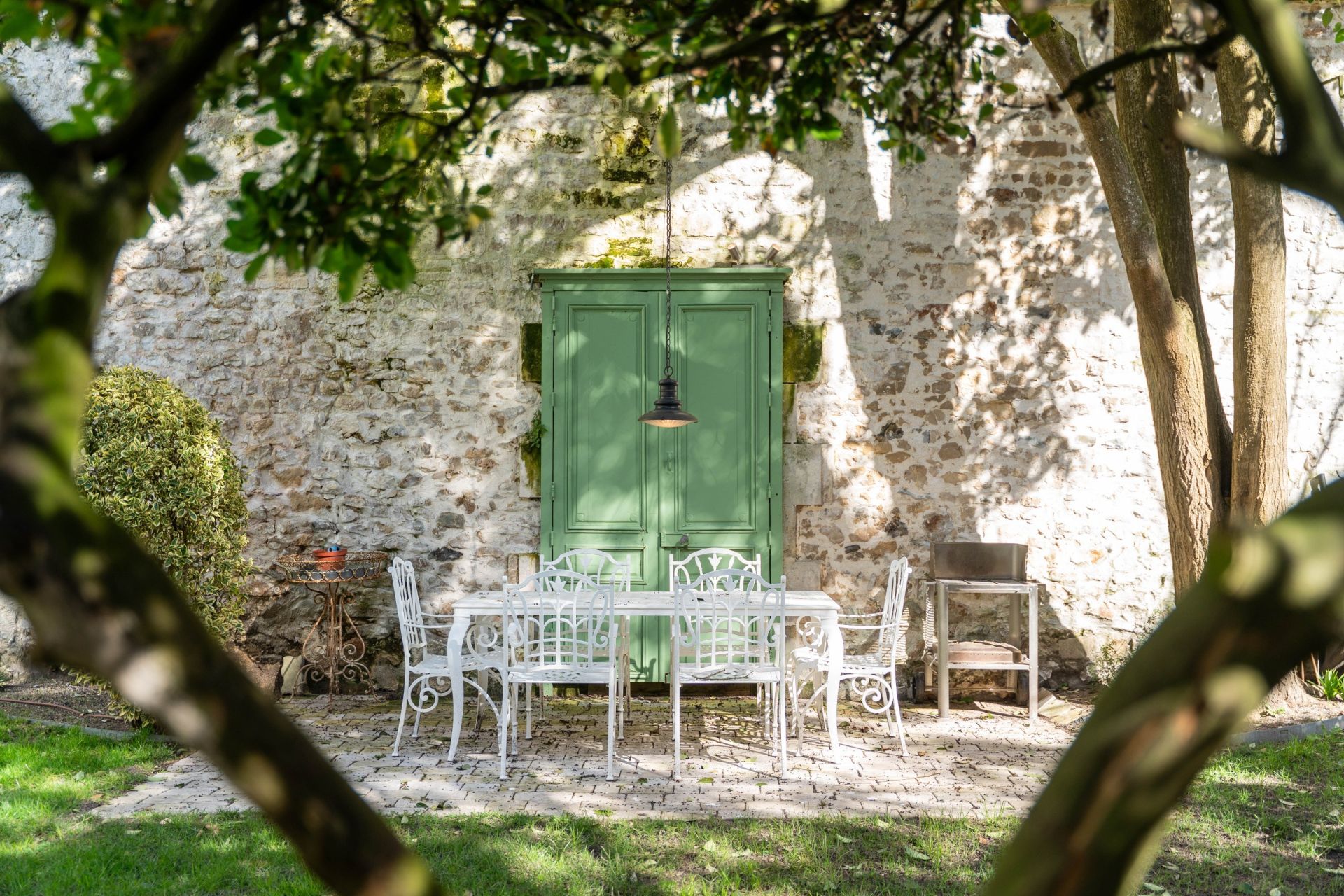 luxury apartment 4 Rooms for sale on LA ROCHELLE (17000)