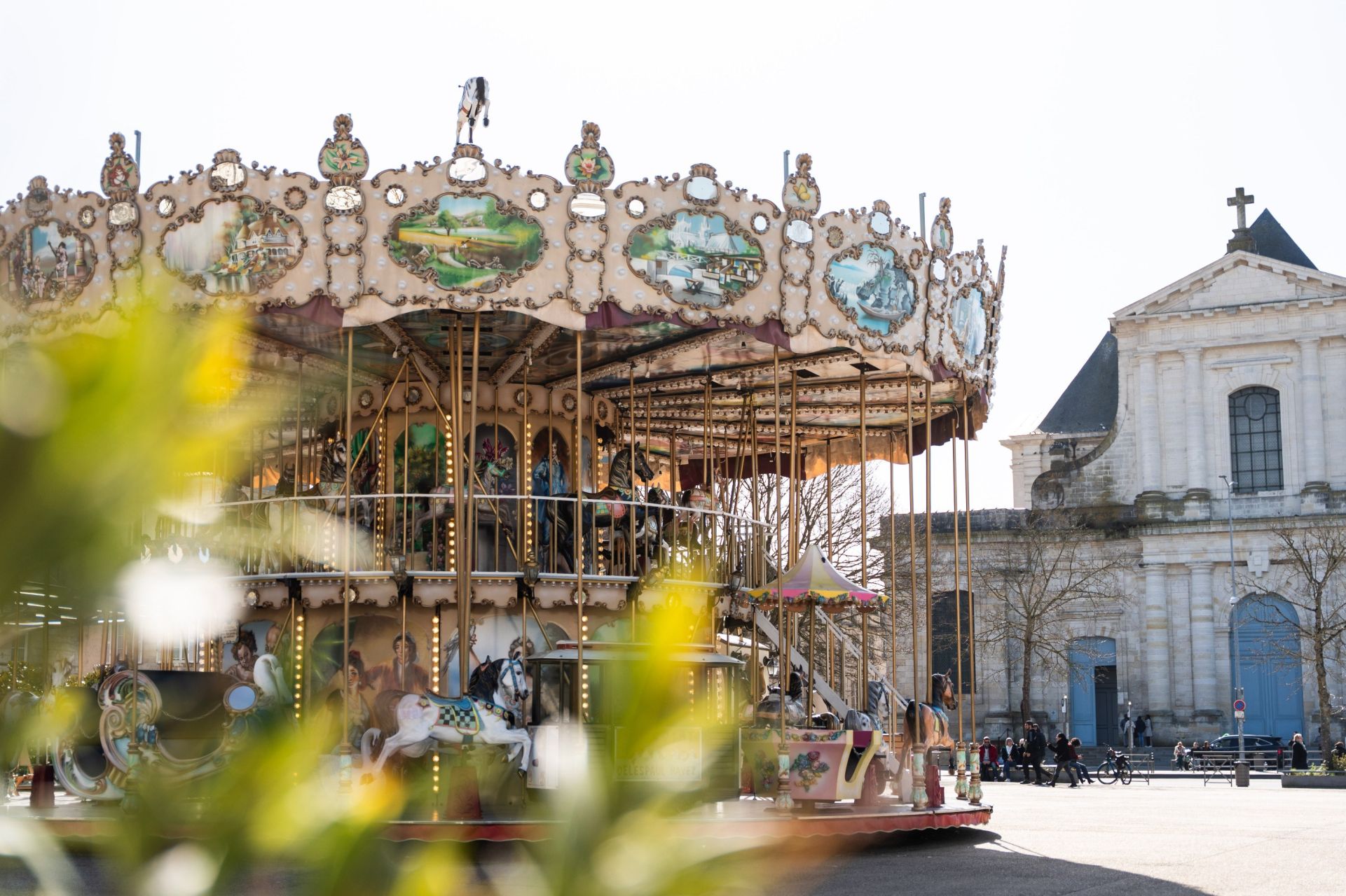luxury apartment 4 Rooms for sale on LA ROCHELLE (17000)