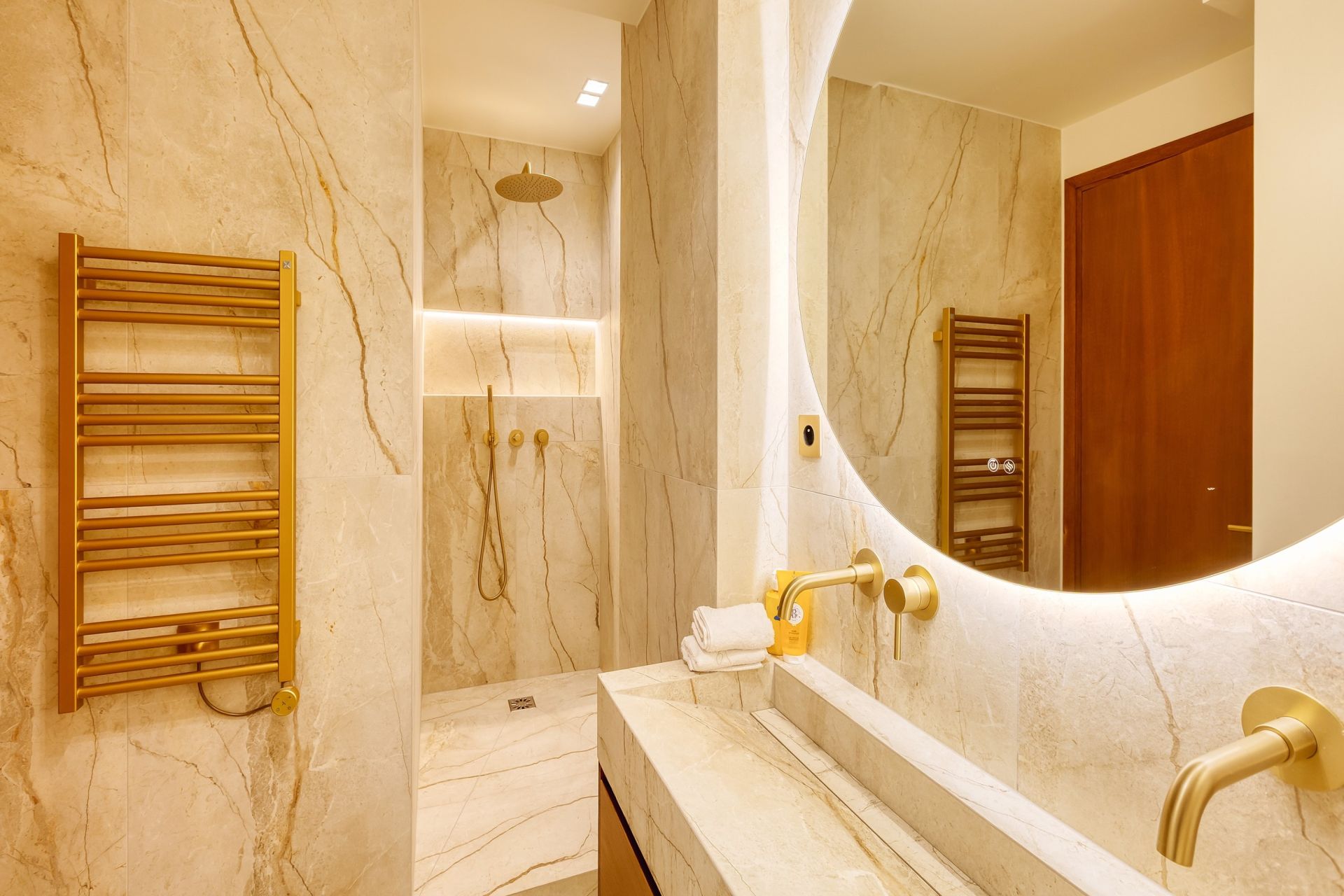 luxury apartment 4 Rooms for sale on PARIS (75008)