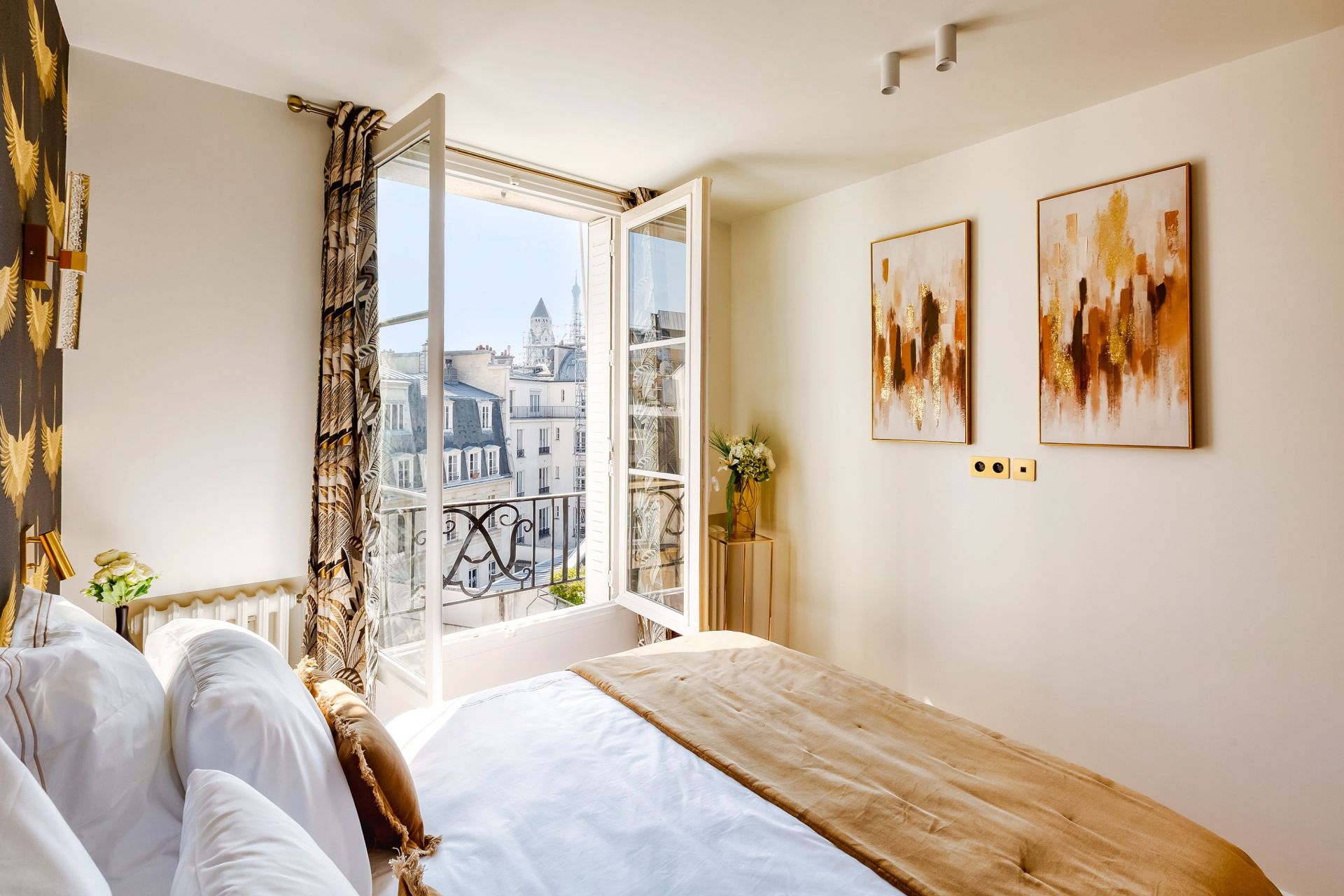 luxury apartment 4 Rooms for sale on PARIS (75008)