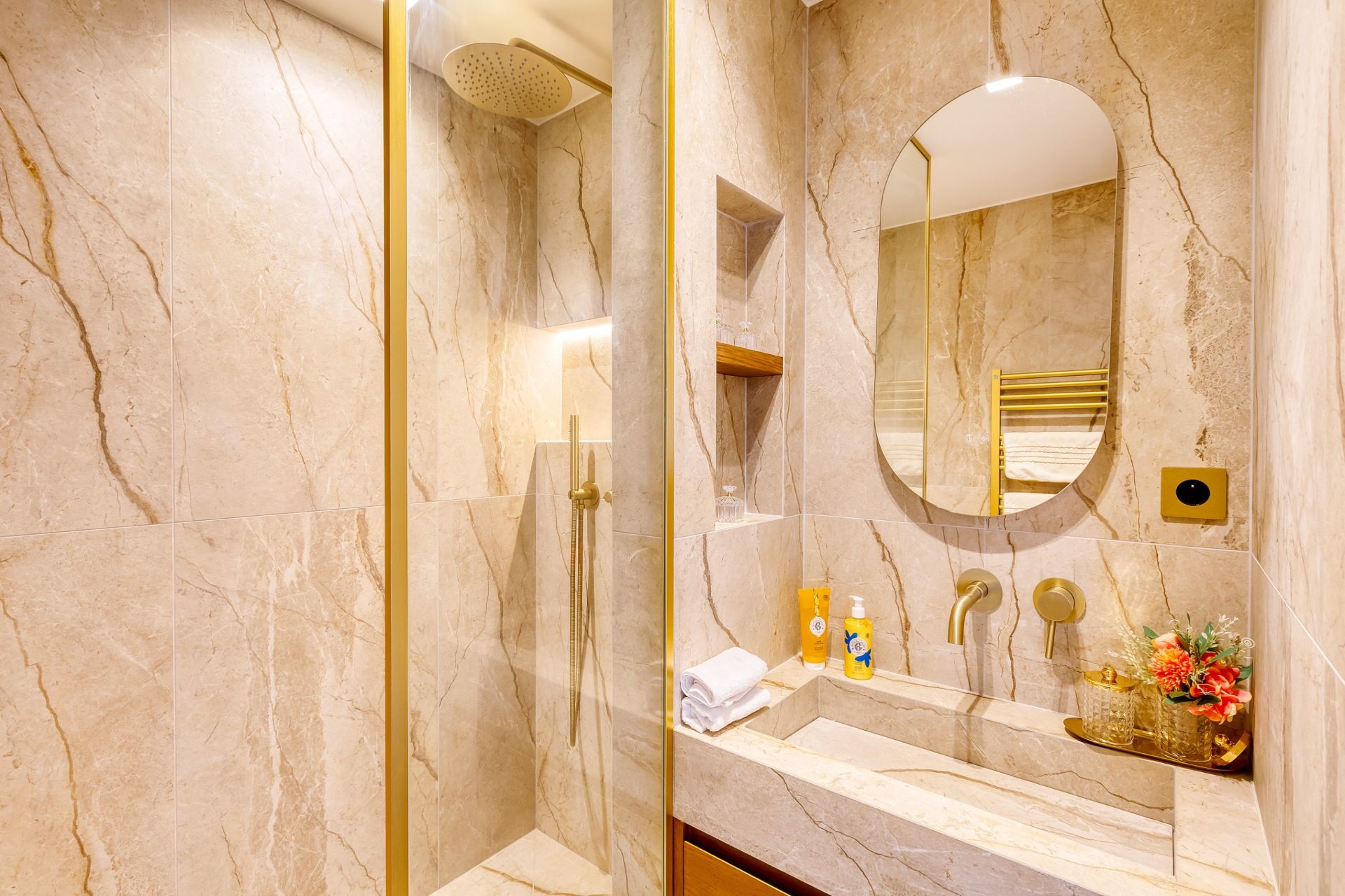 luxury apartment 4 Rooms for sale on PARIS (75008)