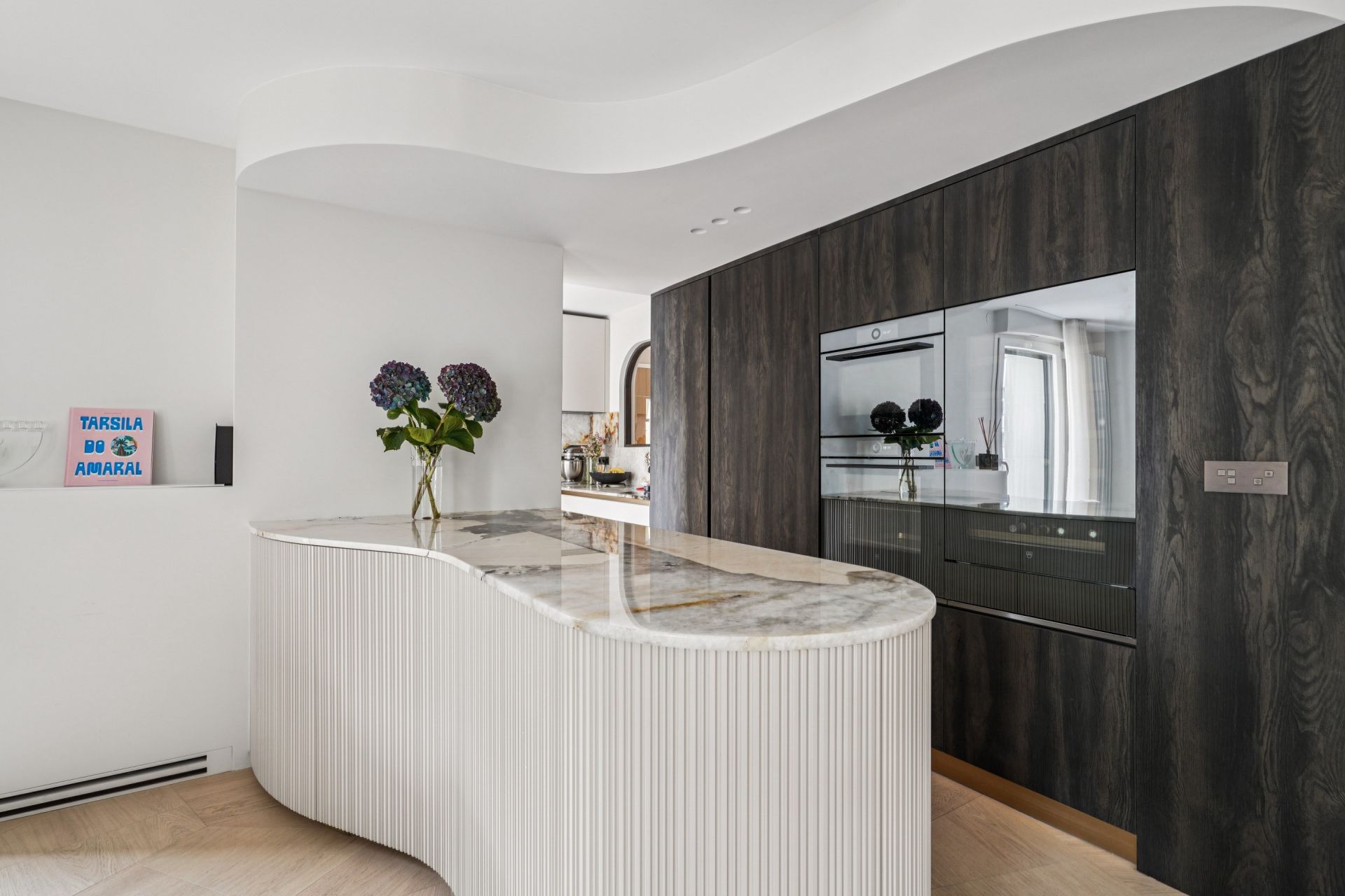 luxury apartment 5 Rooms for sale on LEVALLOIS PERRET (92300)