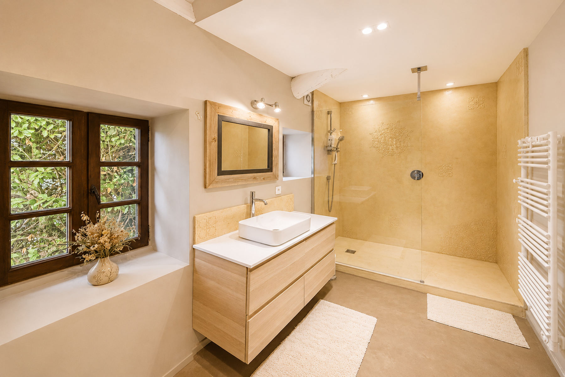 luxury house 10 Rooms for sale on UZES (30700)