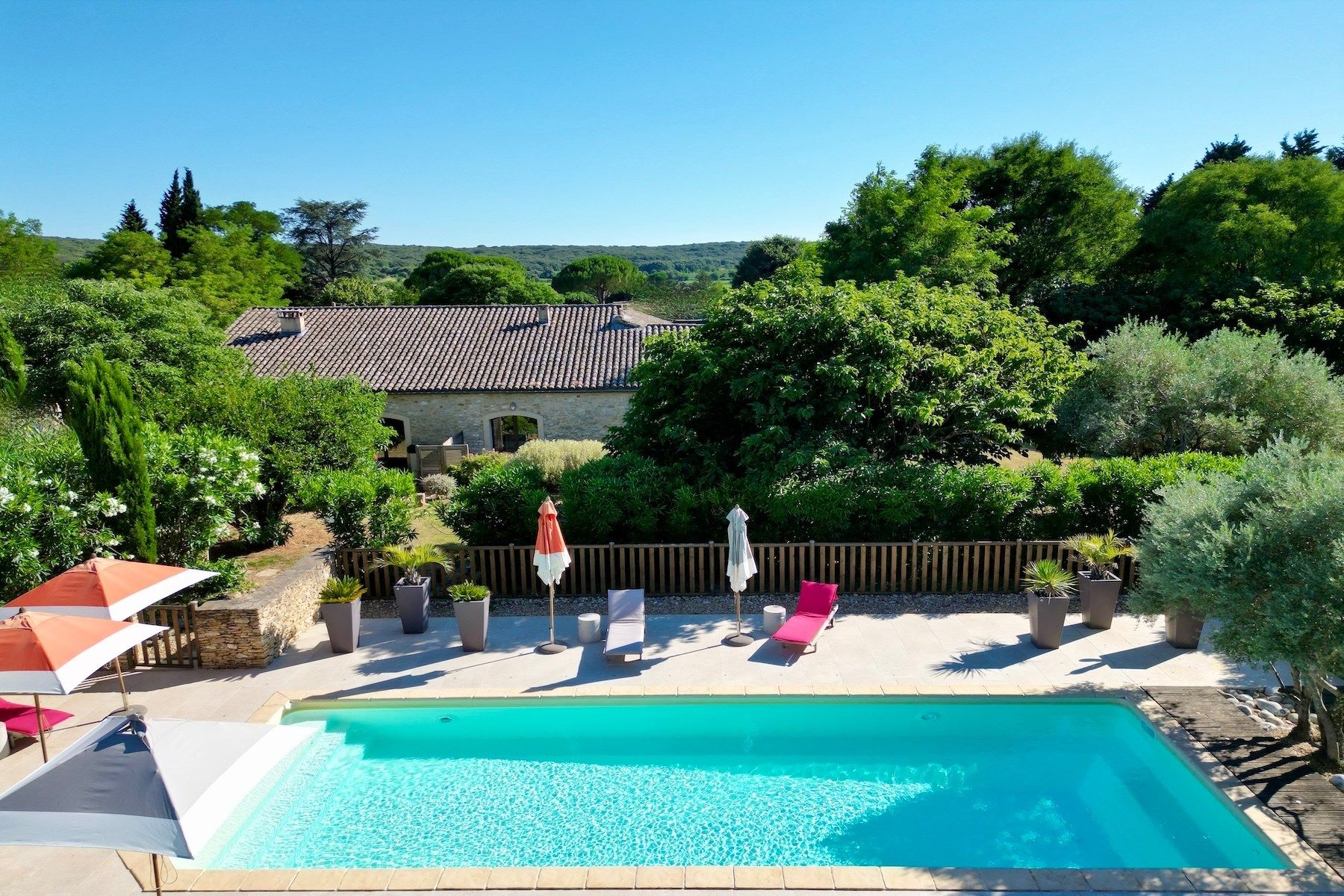 luxury house 10 Rooms for sale on UZES (30700)