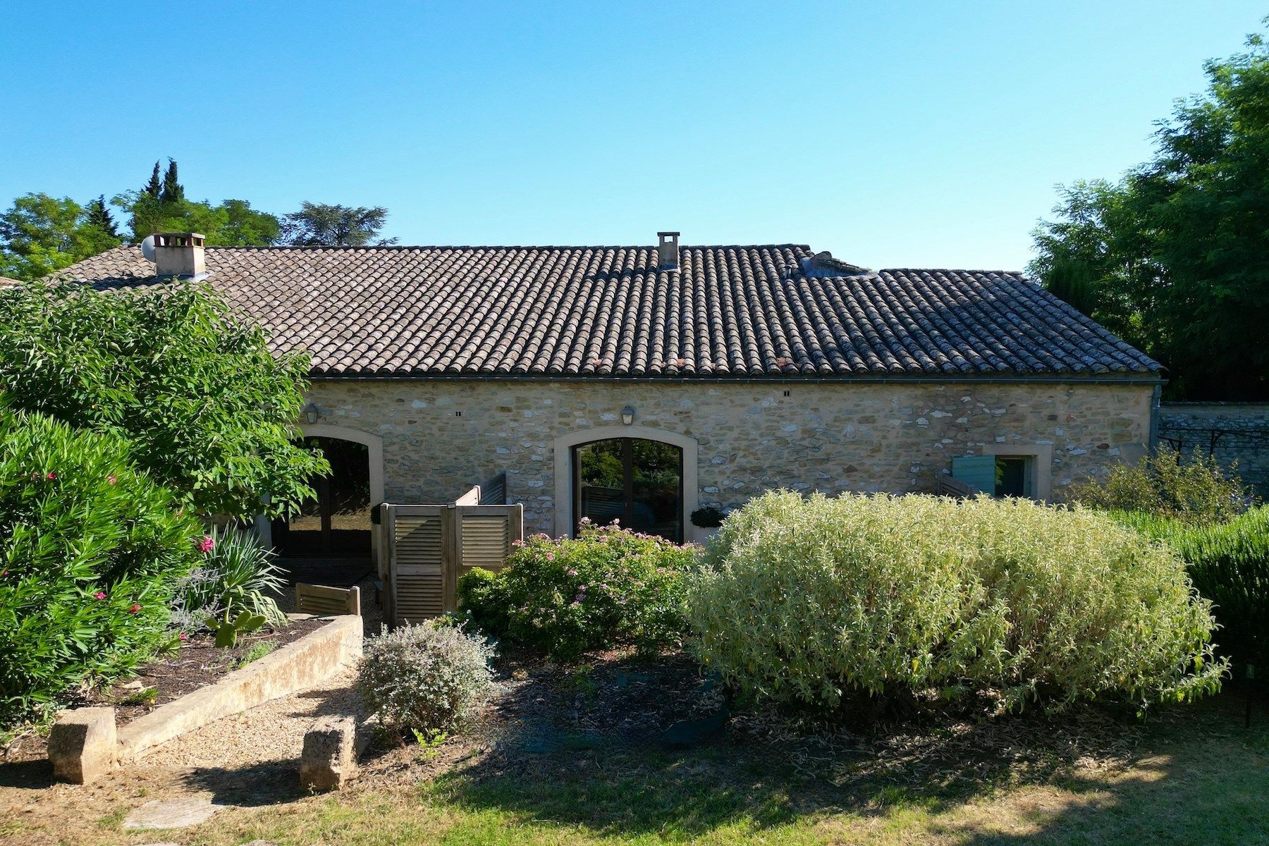 luxury house 10 Rooms for sale on UZES (30700)
