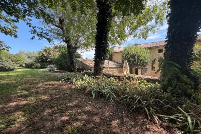 Vente Maison de luxe Uzès 10&nbsp;Pièces 380&nbsp;m²