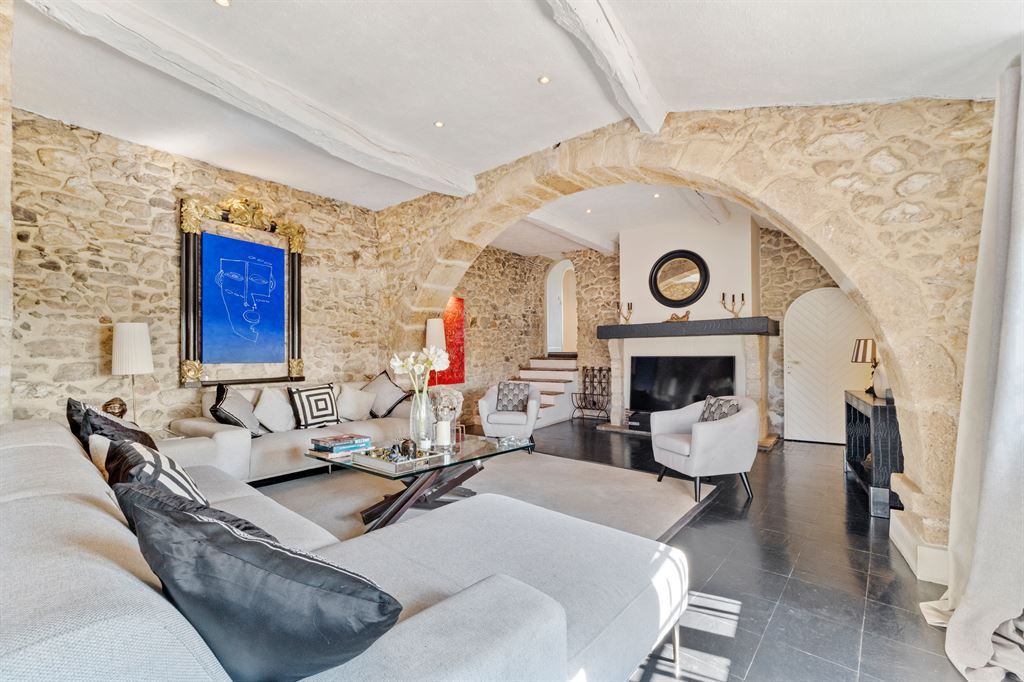 maison de maître 10 Pièces en vente sur BIOT (06410)