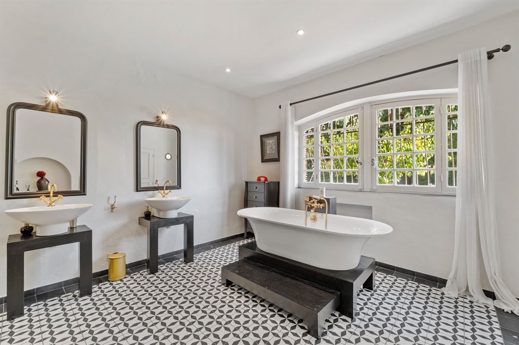 maison de maître 10 Pièces en vente sur BIOT (06410)