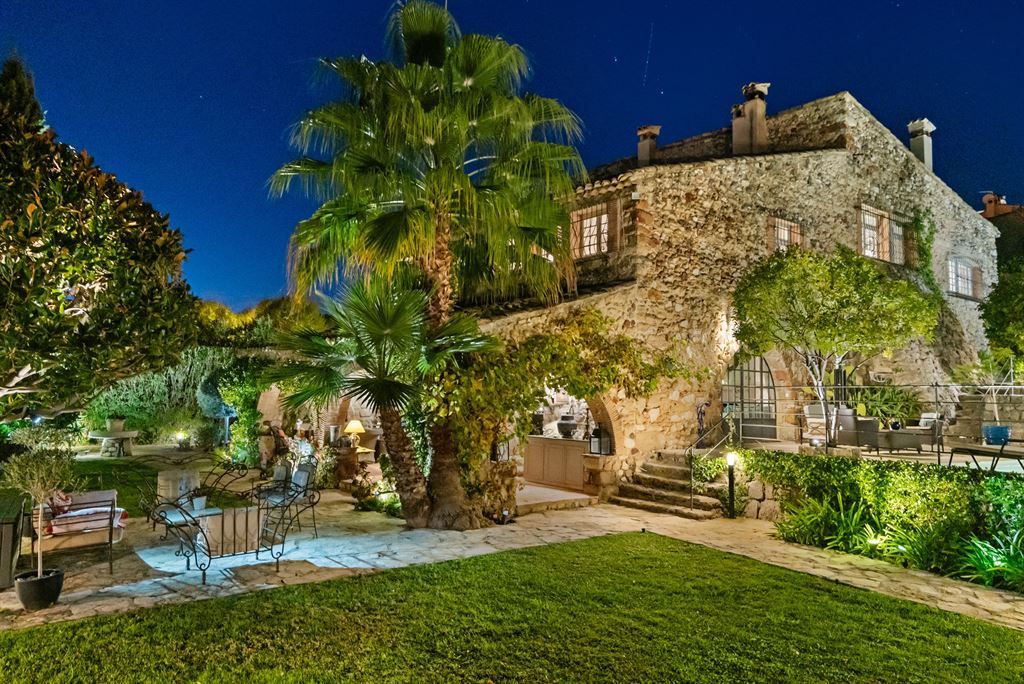 maison de maître 10 Pièces en vente sur BIOT (06410)