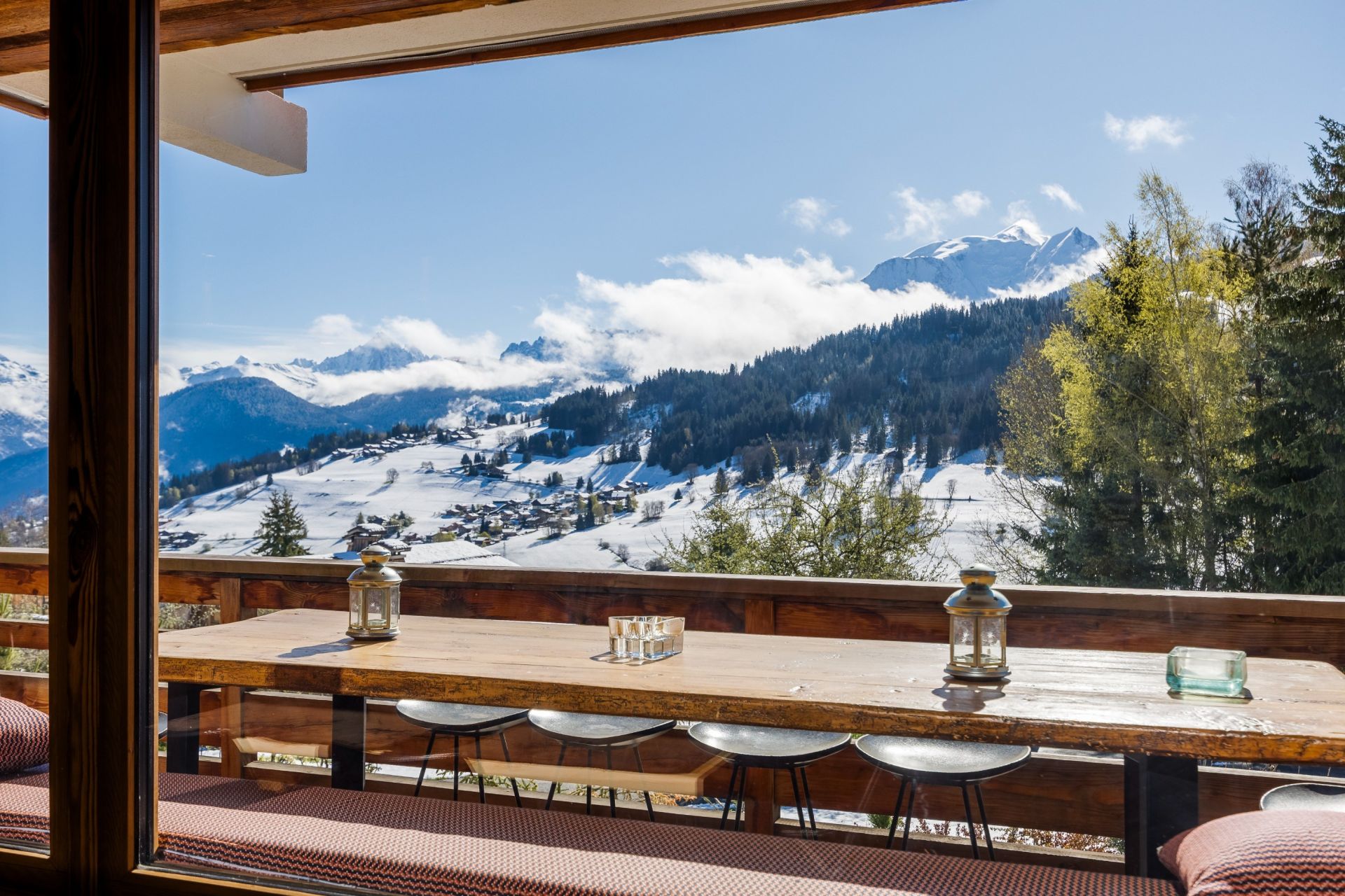 luxury chalet 5 Rooms for sale on MEGEVE (74120)