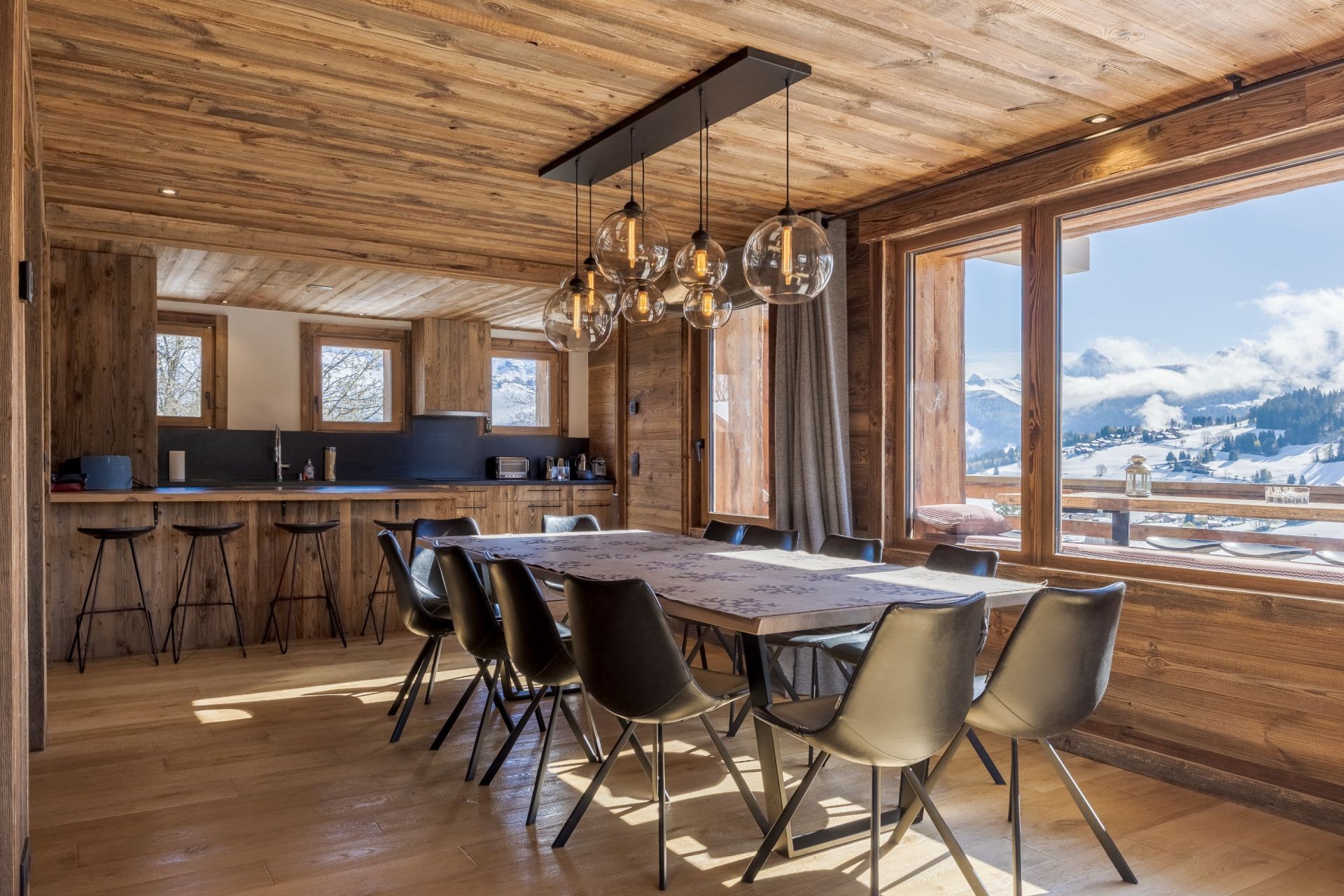 luxury chalet 5 Rooms for sale on MEGEVE (74120)