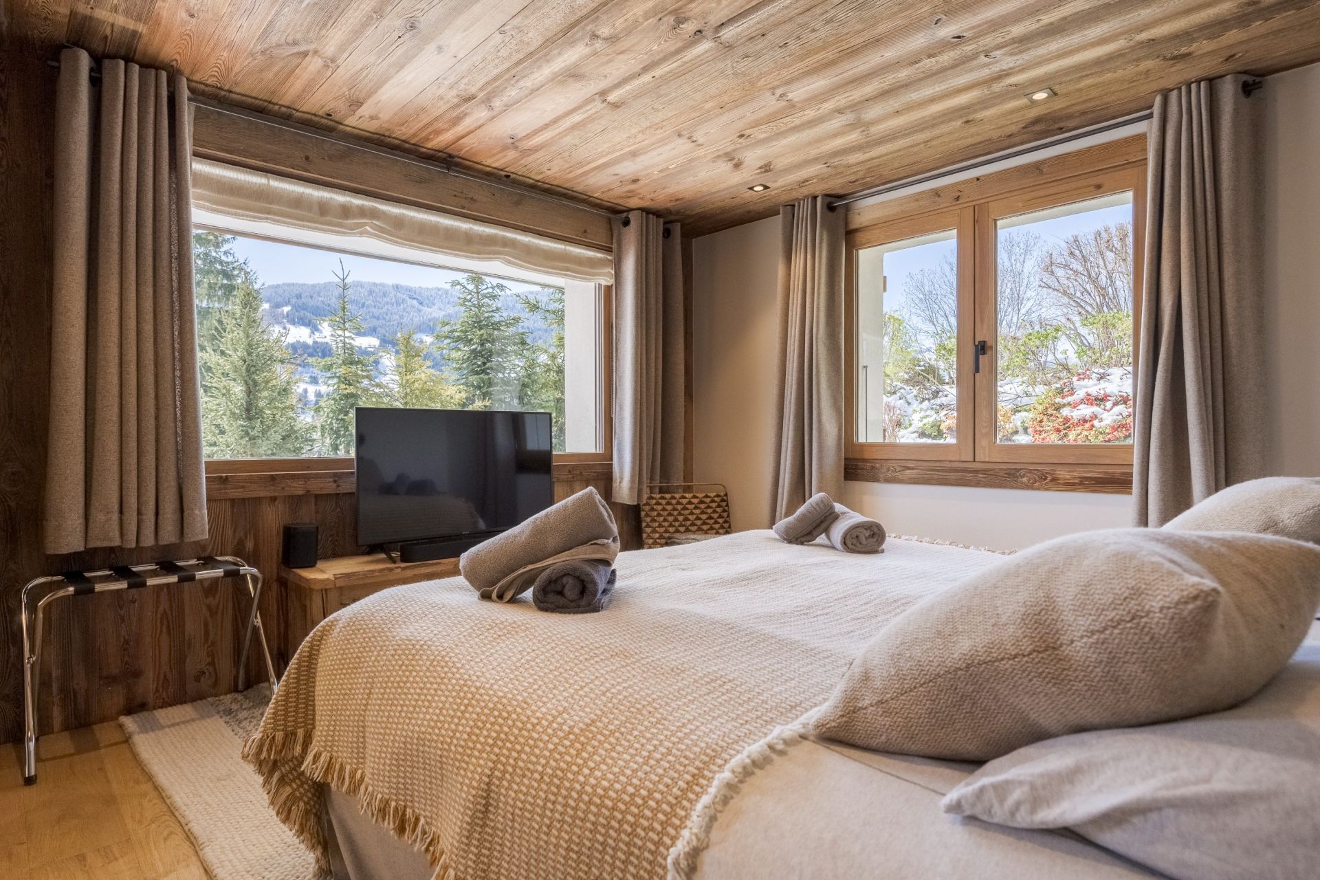 luxury chalet 5 Rooms for sale on MEGEVE (74120)