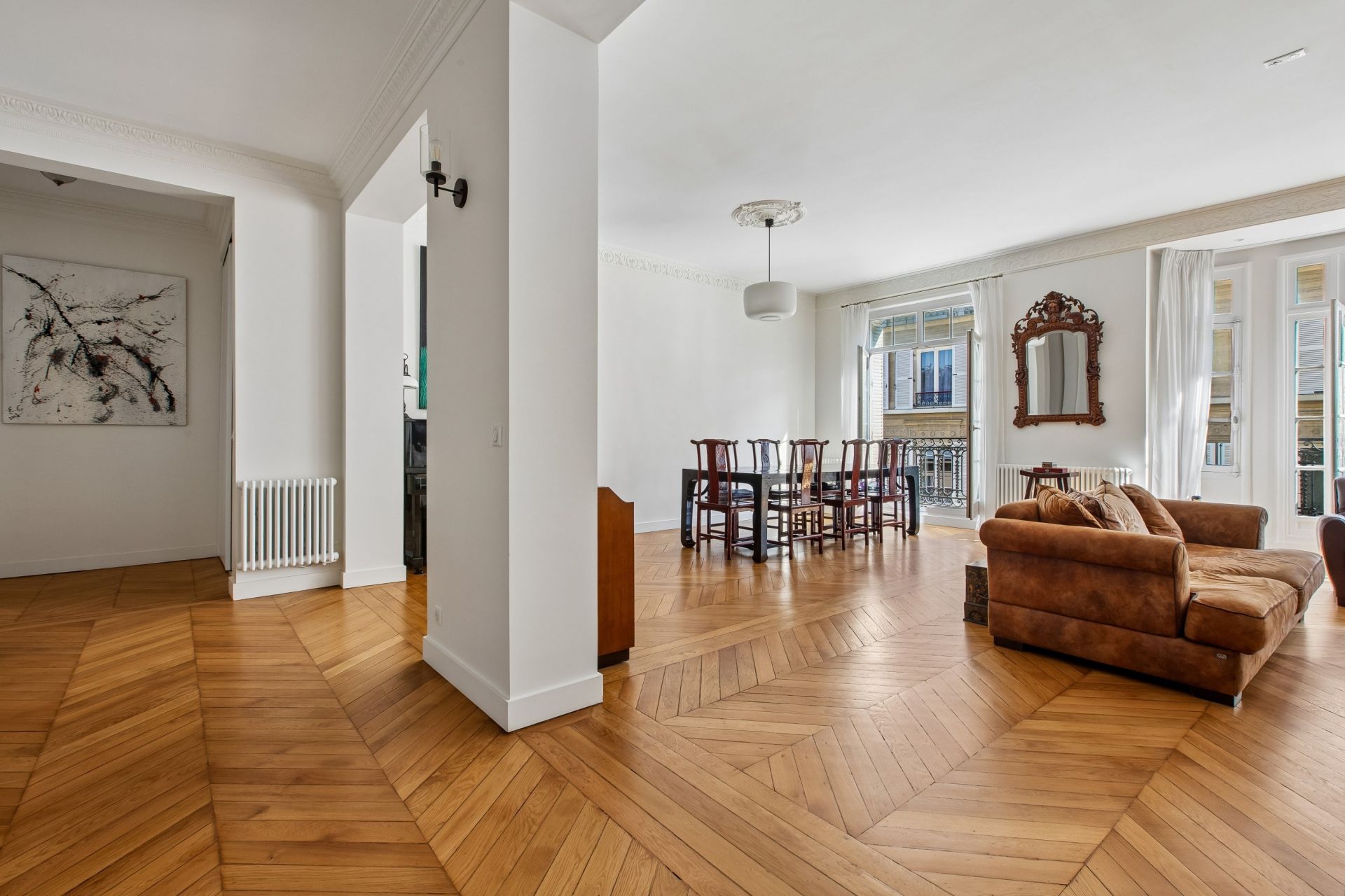 luxury apartment 4 Rooms for sale on PARIS (75116)
