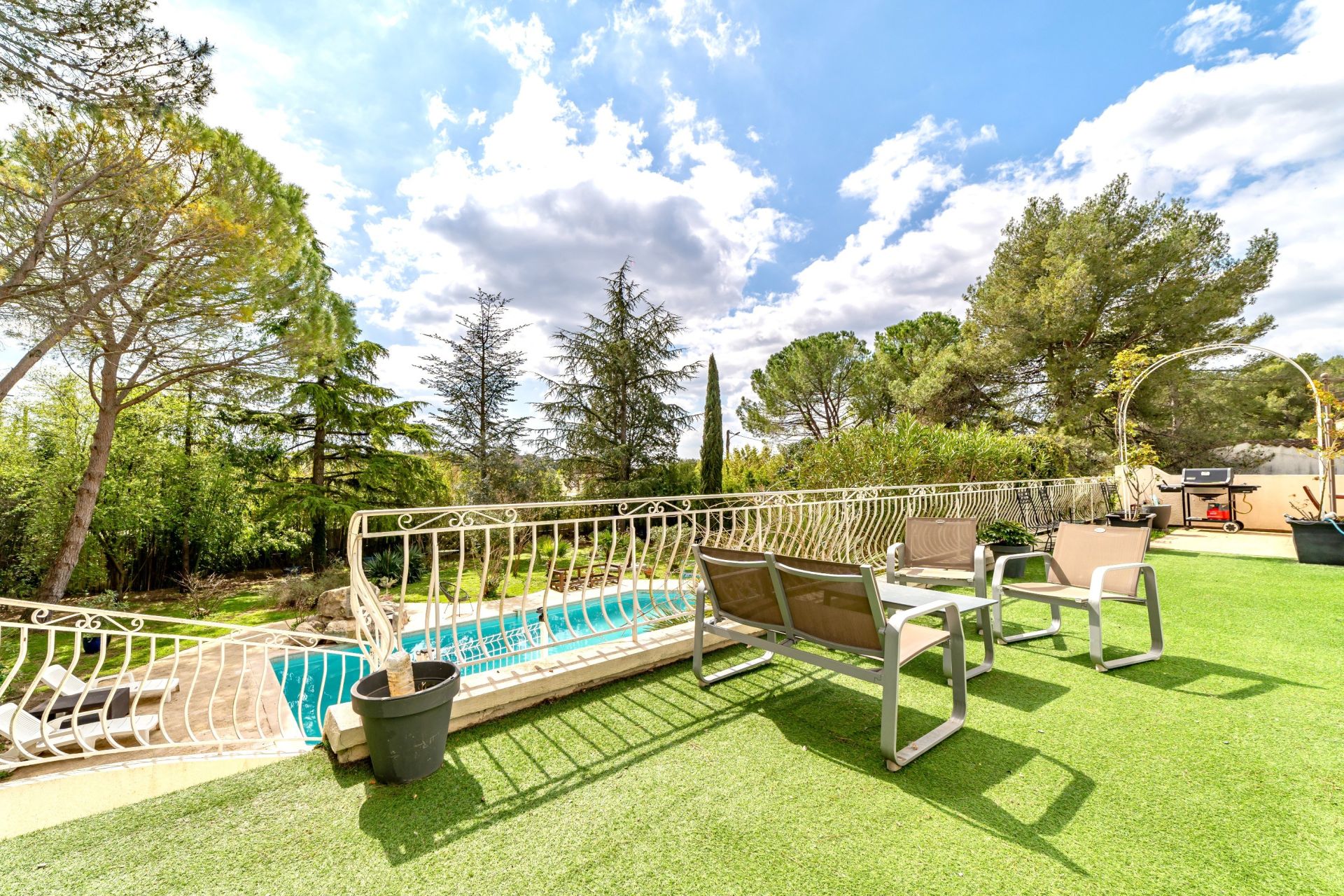 luxury house 6 Rooms for sale on CASTELNAU LE LEZ (34170)