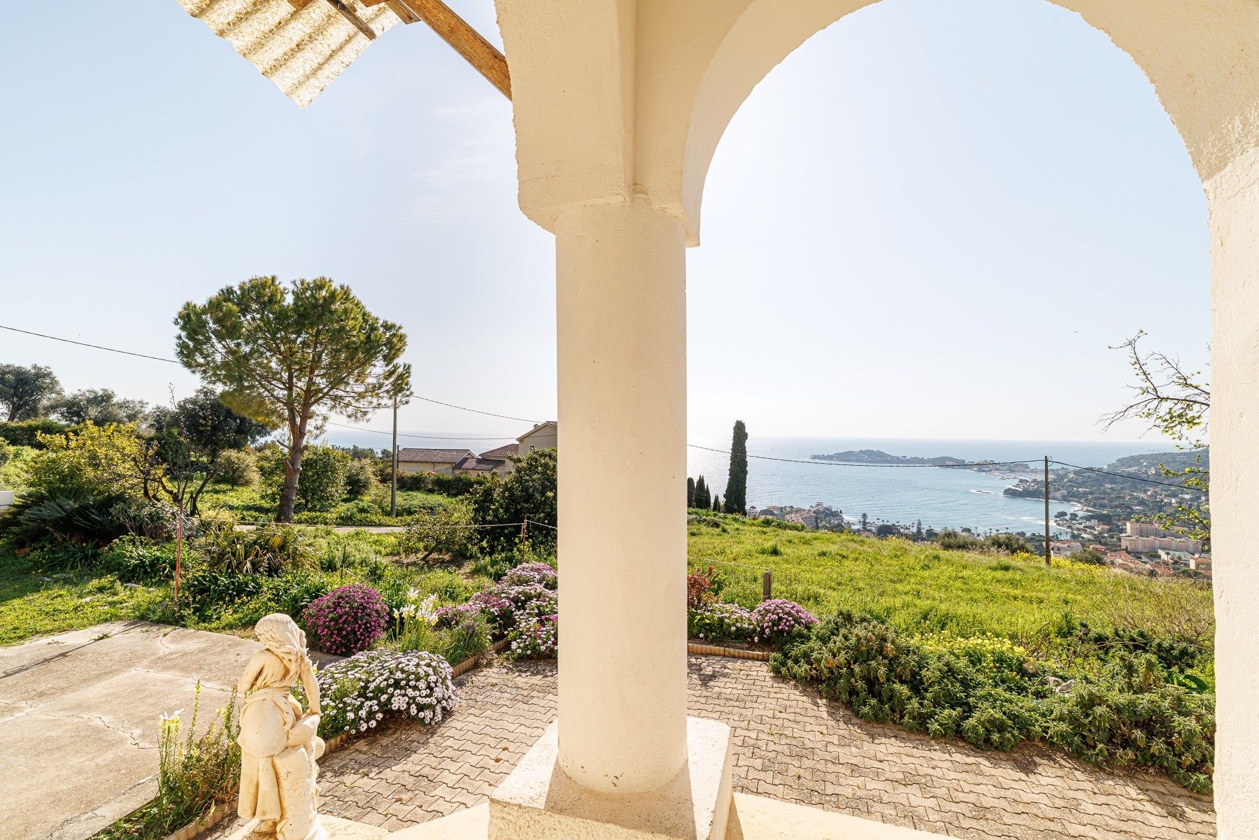 luxury property 5 Rooms for sale on VILLEFRANCHE SUR MER (06230)