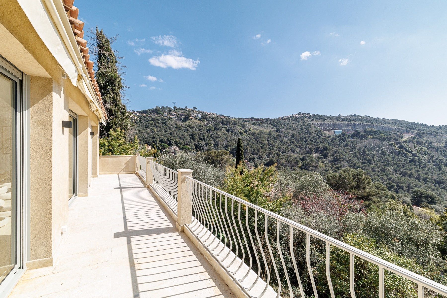 luxury villa 6 Rooms for sale on LA TURBIE (06320)