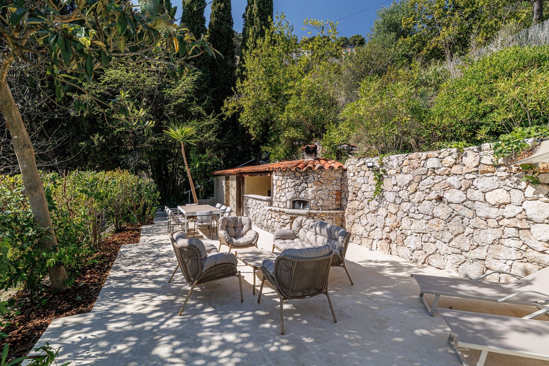 luxury villa 6 Rooms for sale on LA TURBIE (06320)