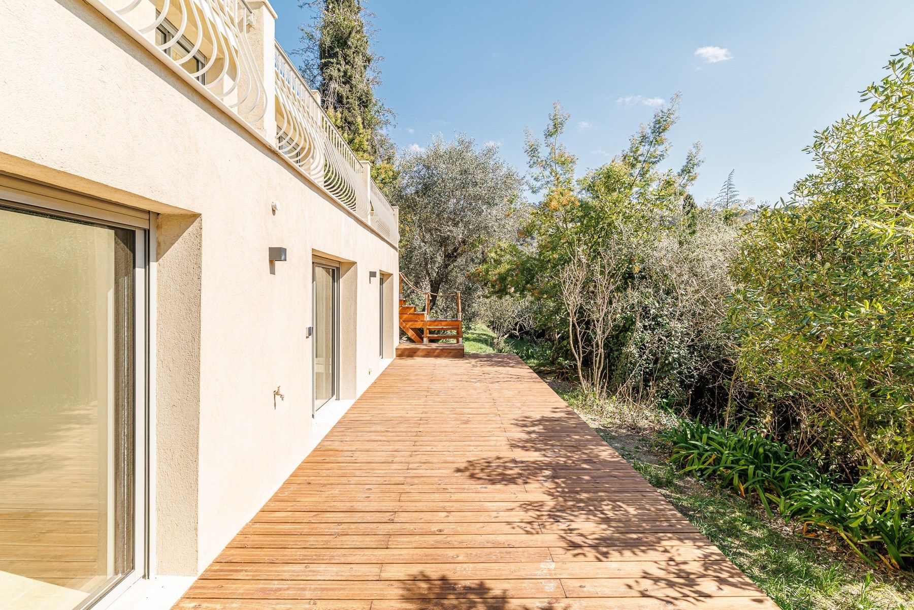 luxury villa 6 Rooms for sale on LA TURBIE (06320)