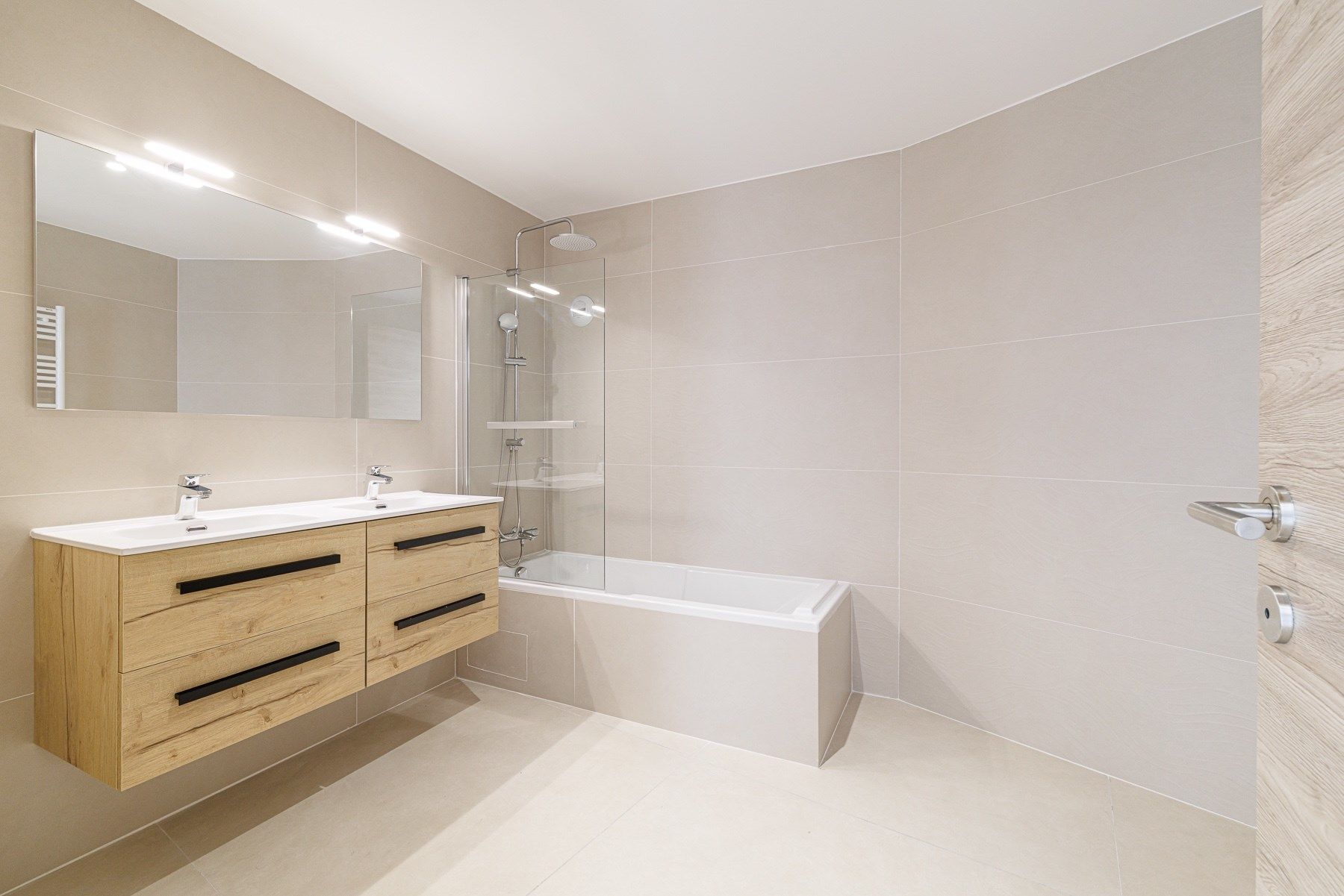 penthouse 4 Rooms for sale on BEAUSOLEIL (06240)