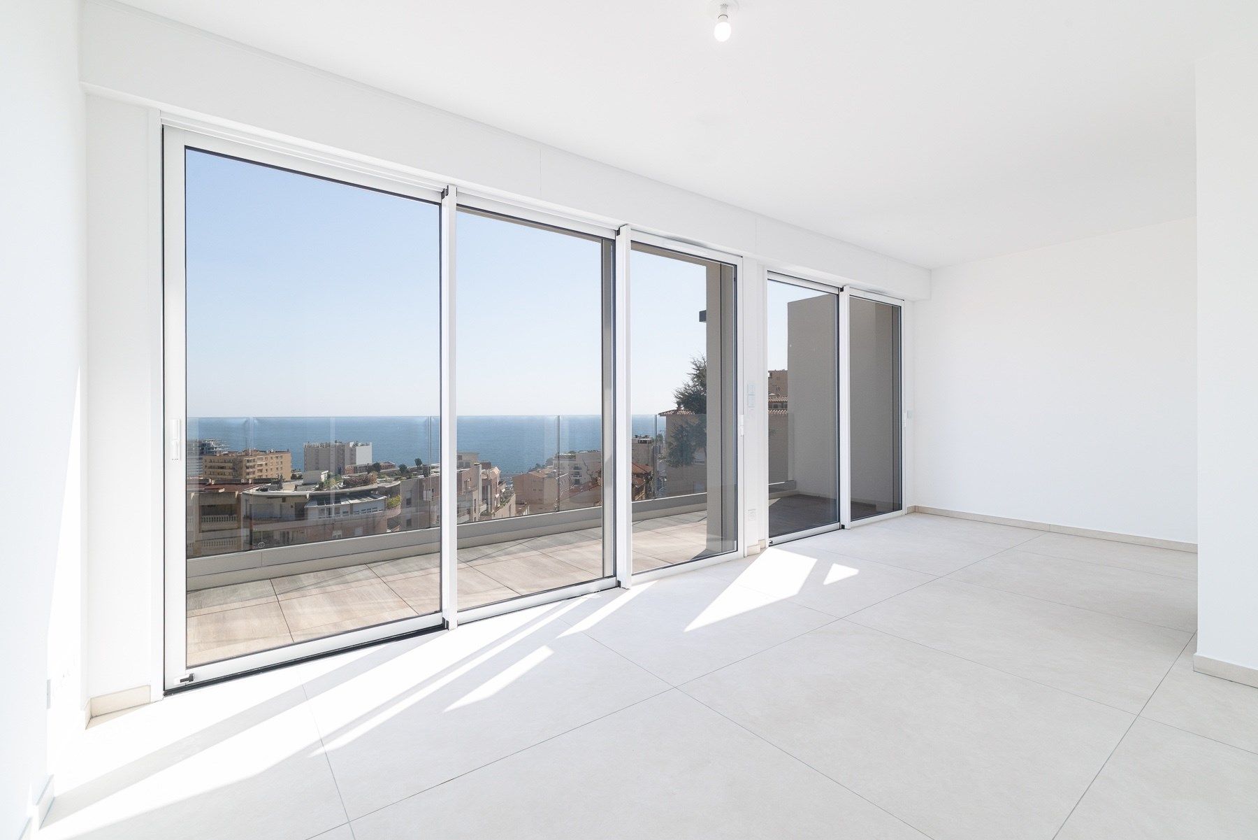 penthouse 4 Rooms for sale on BEAUSOLEIL (06240)