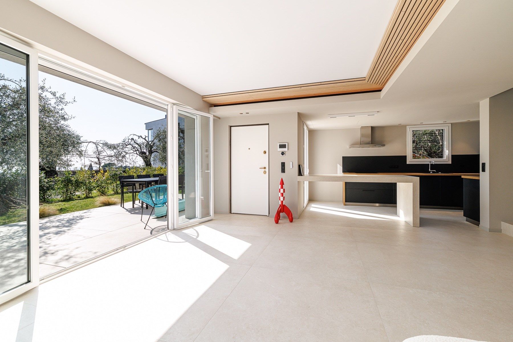 contemporary house 5 Rooms for sale on NICE (06000)