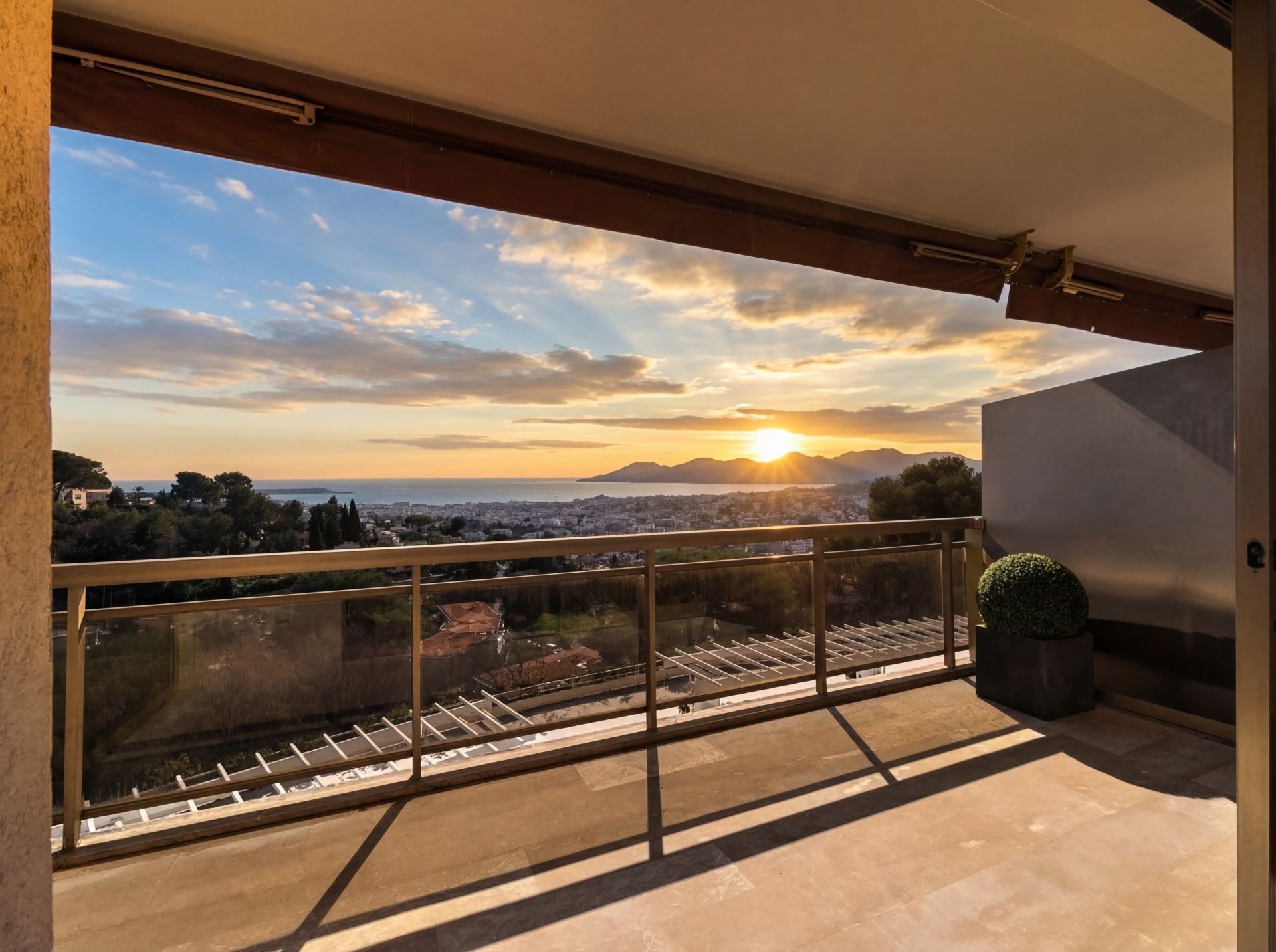 appartement de luxe 2 Pièces en vente sur LE CANNET (06110)