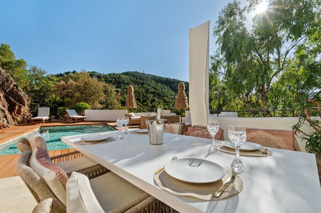 luxury villa 8 Rooms for sale on LES ADRETS DE L ESTEREL (83600)