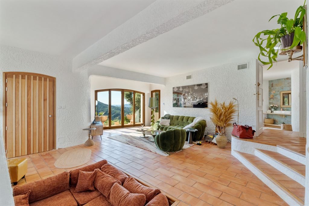 luxury villa 8 Rooms for sale on LES ADRETS DE L ESTEREL (83600)