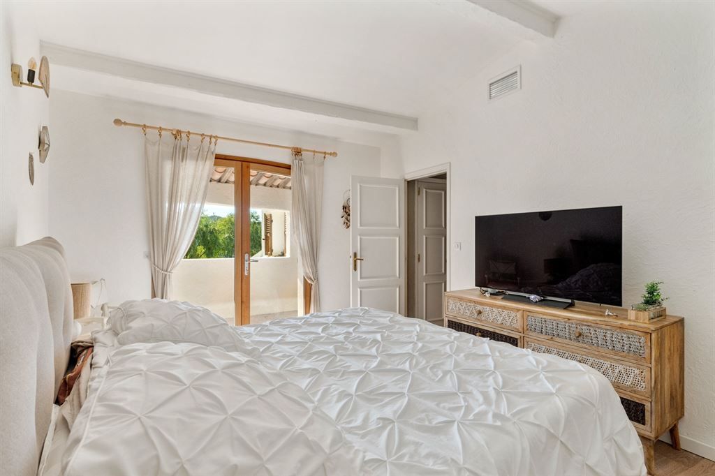 luxury villa 8 Rooms for sale on LES ADRETS DE L ESTEREL (83600)