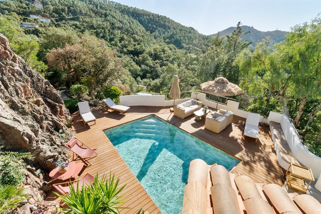 luxury villa 8 Rooms for sale on LES ADRETS DE L ESTEREL (83600)