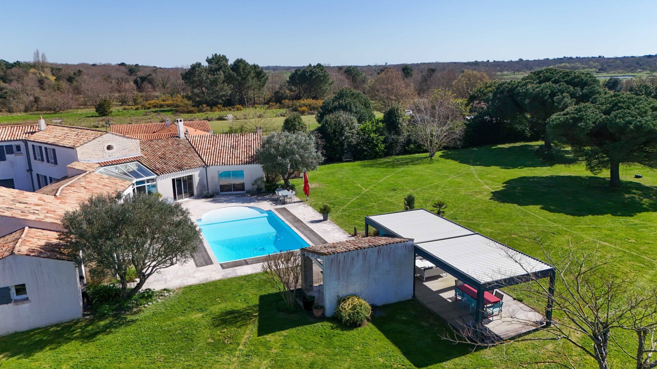 luxury house 10 Rooms for sale on DOLUS D OLERON (17550)