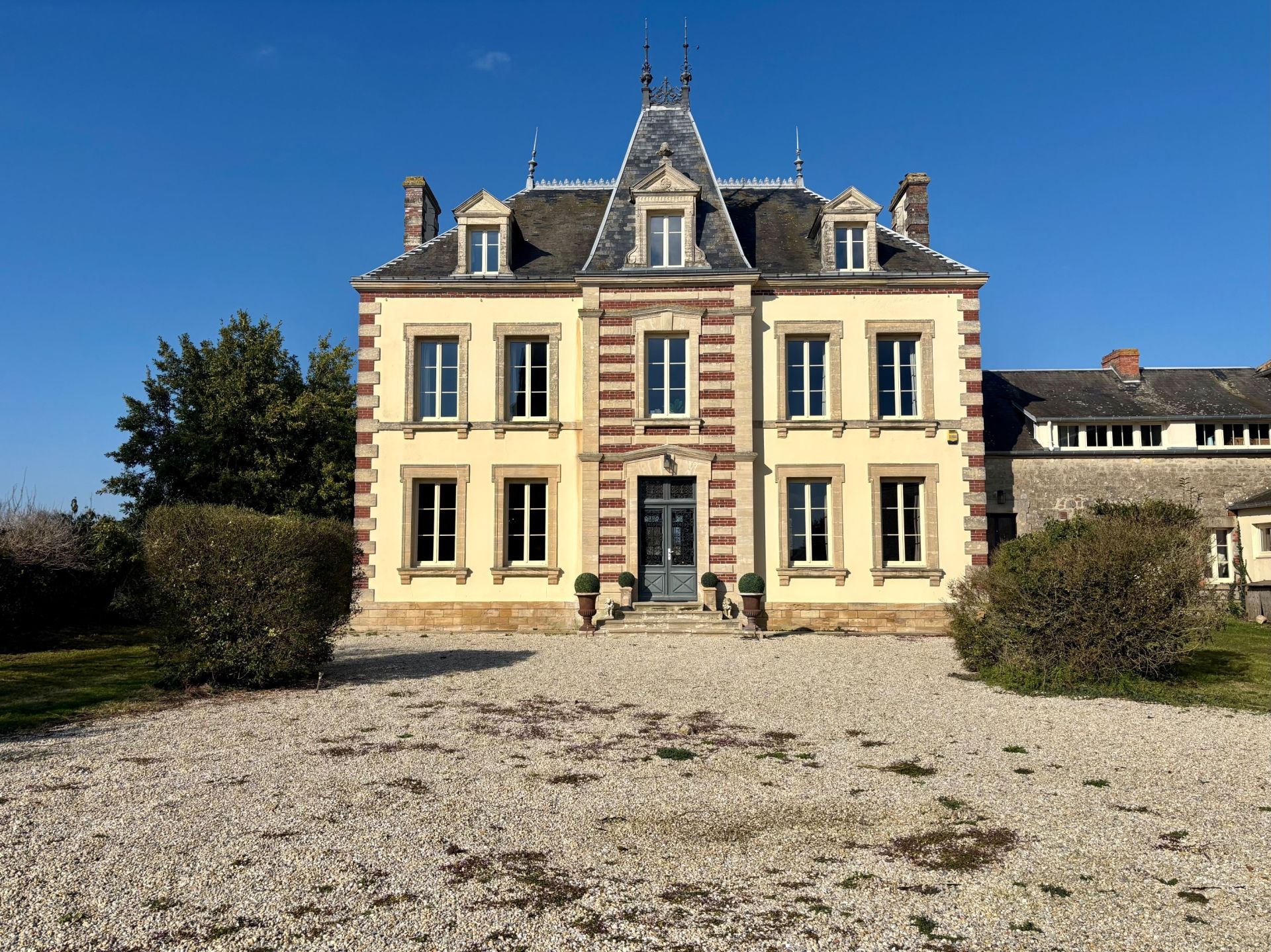 maison de luxe 12 Pièces en vente sur VIERVILLE SUR MER (14710)