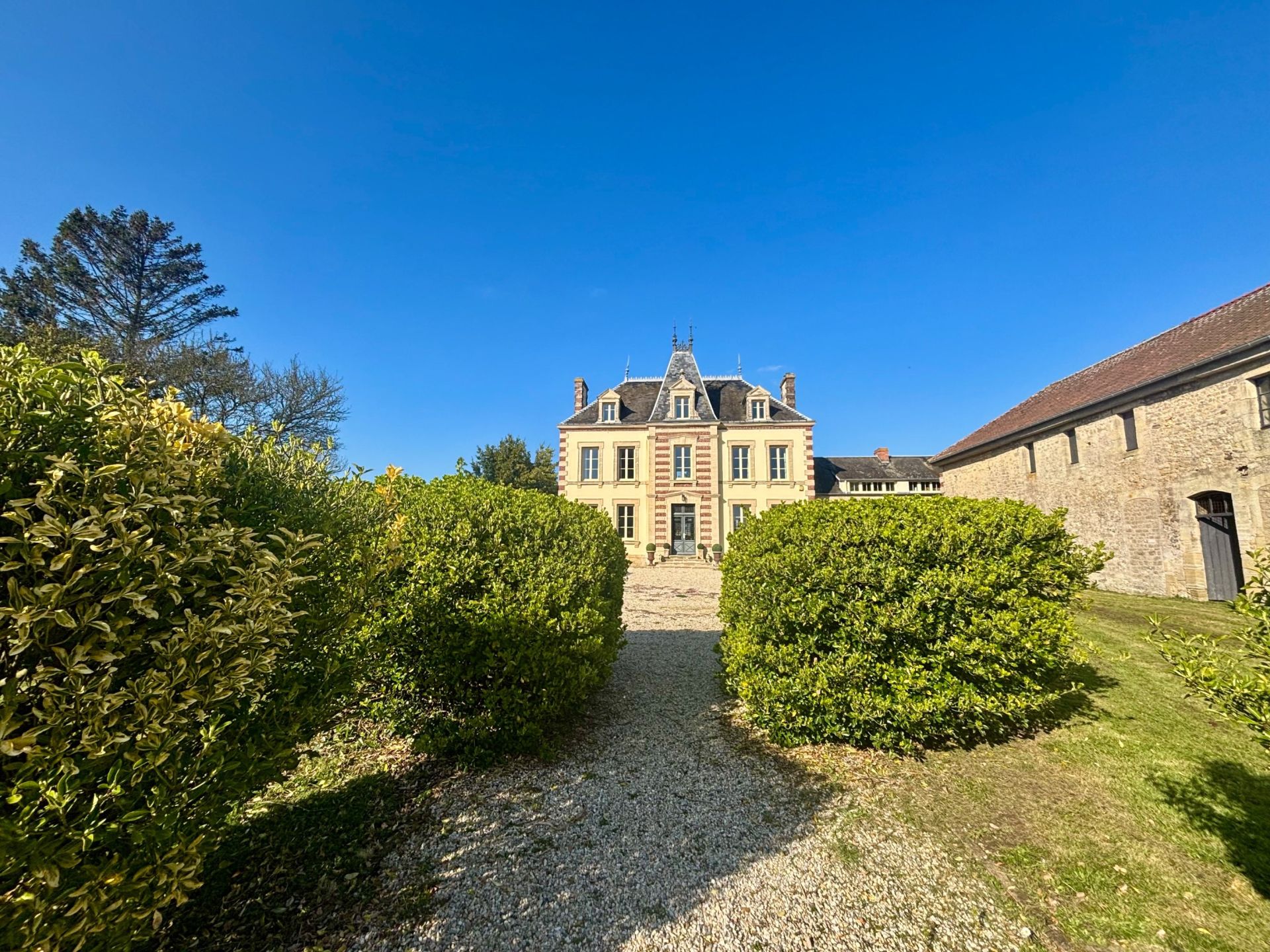 maison de luxe 12 Pièces en vente sur VIERVILLE SUR MER (14710)