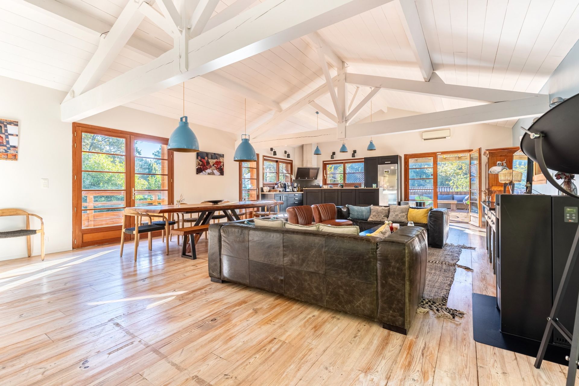 luxury house 8 Rooms for sale on BISCARROSSE (40600)