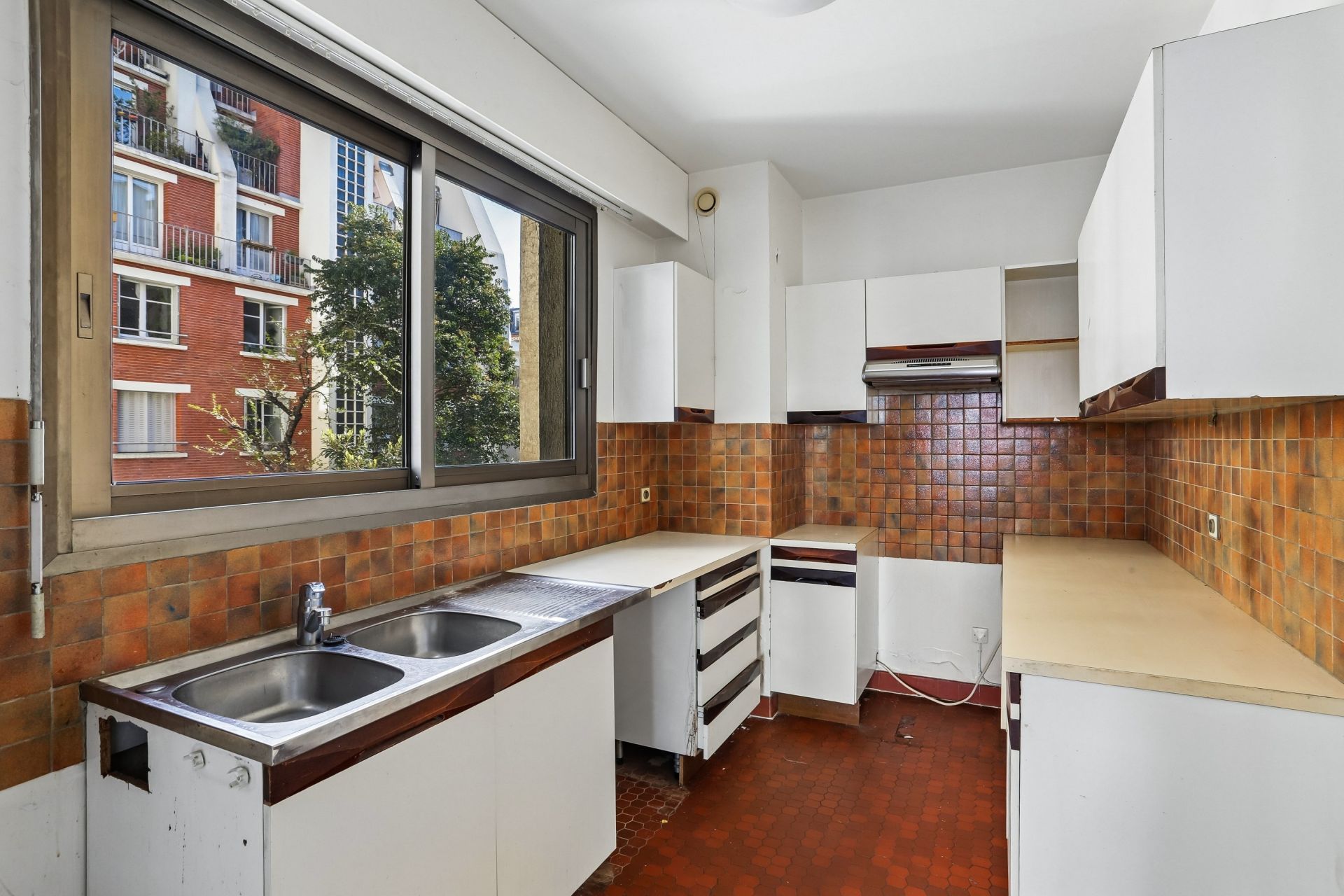 luxury apartment 4 Rooms for sale on PARIS (75017)