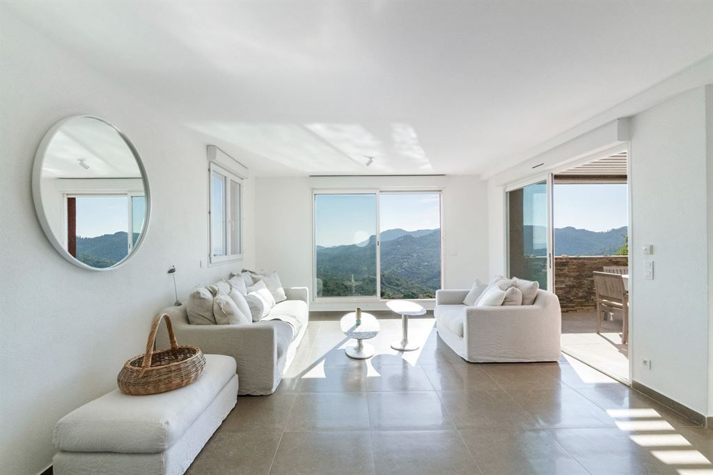 villa de luxe 5 Pièces en vente sur LES ADRETS DE L ESTEREL (83600)