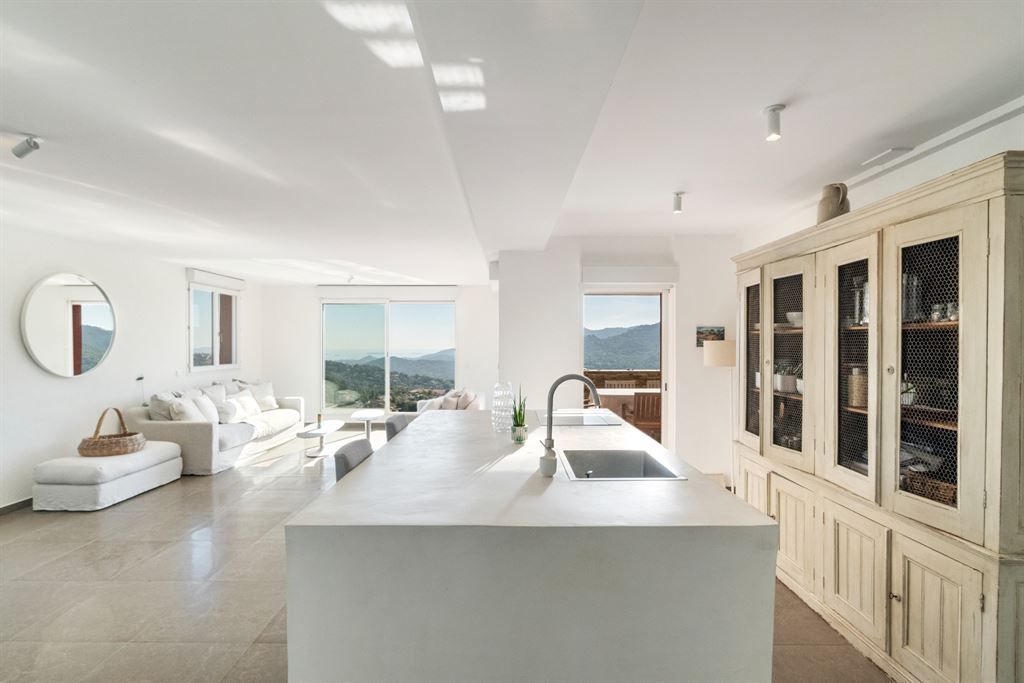luxury villa 5 Rooms for sale on LES ADRETS DE L ESTEREL (83600)