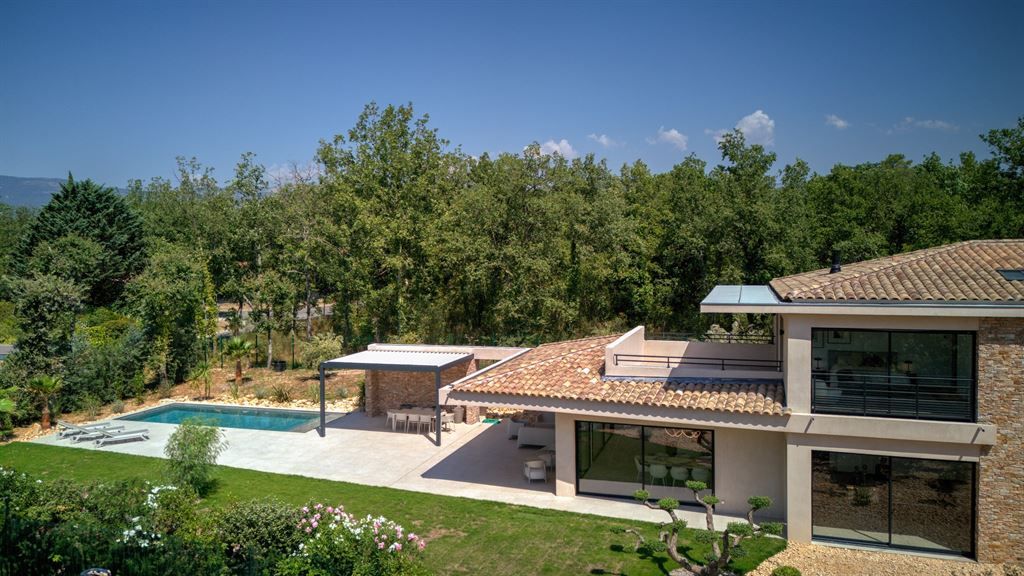 villa de luxe 5 Pièces en vente sur TOURRETTES (83440)