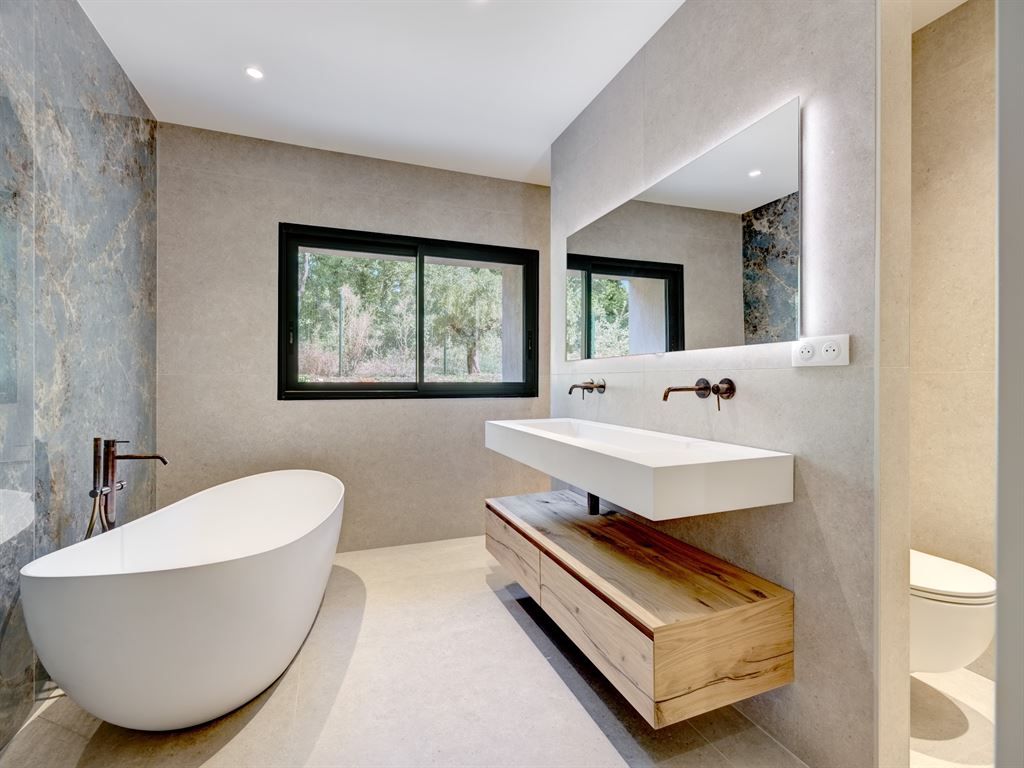 villa de luxe 5 Pièces en vente sur TOURRETTES (83440)