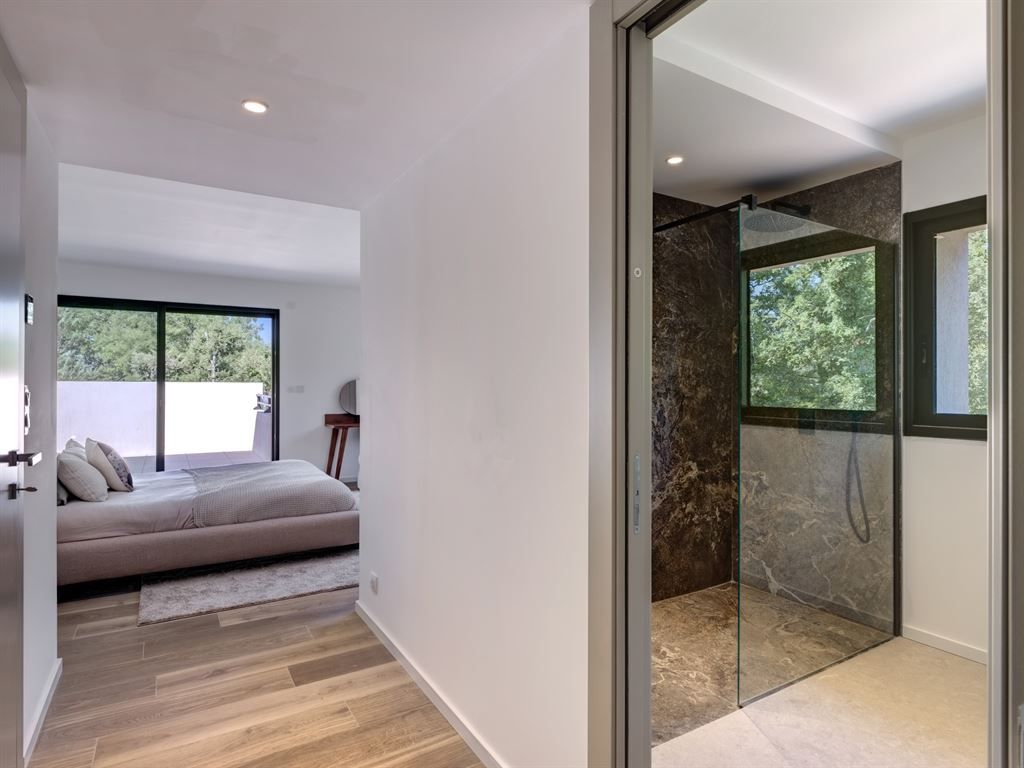 villa de luxe 5 Pièces en vente sur TOURRETTES (83440)