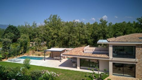 Vente Villa de luxe Tourrettes 5&nbsp;Pièces 240&nbsp;m²