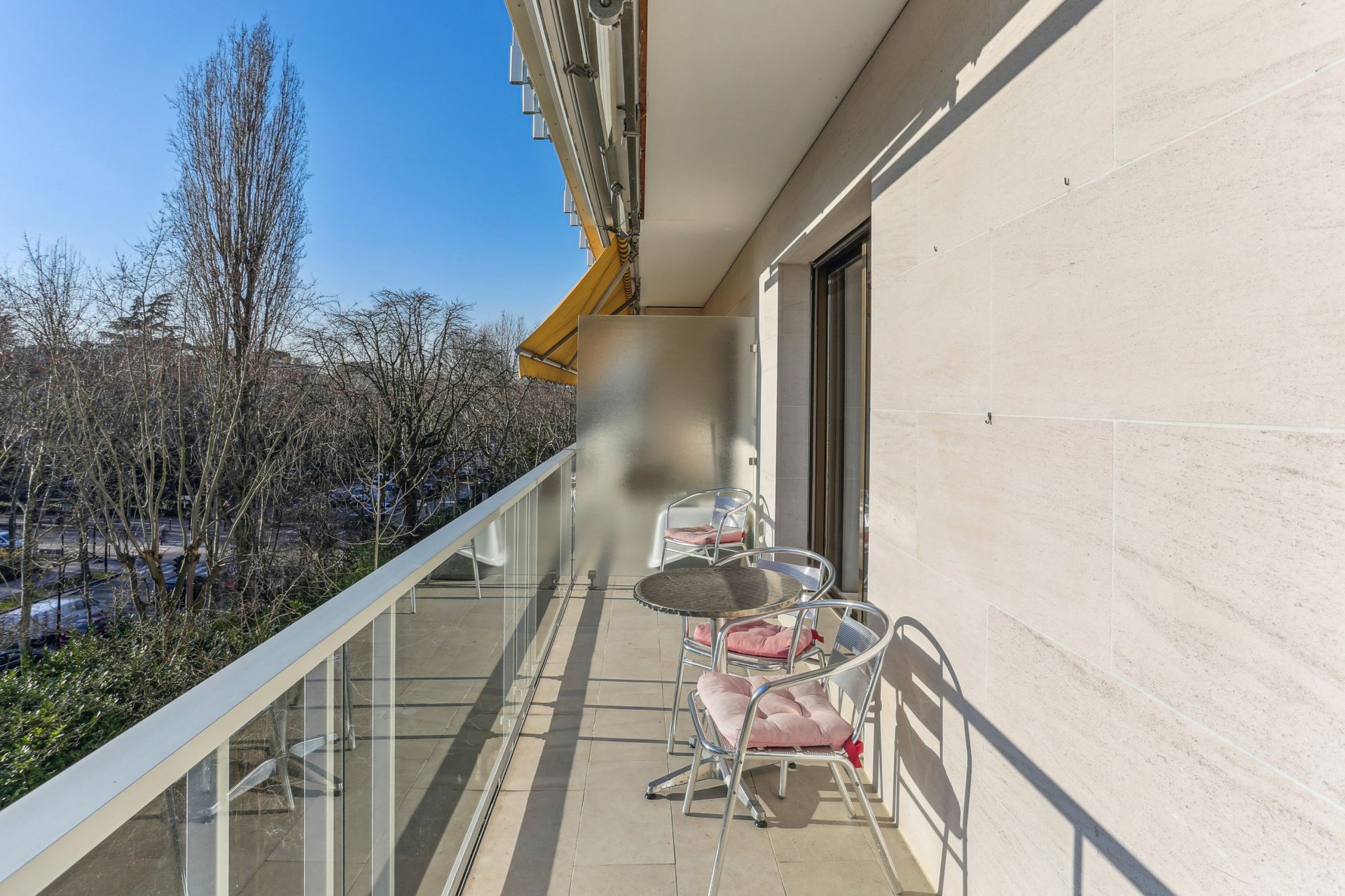 luxury apartment 4 Rooms for sale on NEUILLY SUR SEINE (92200)