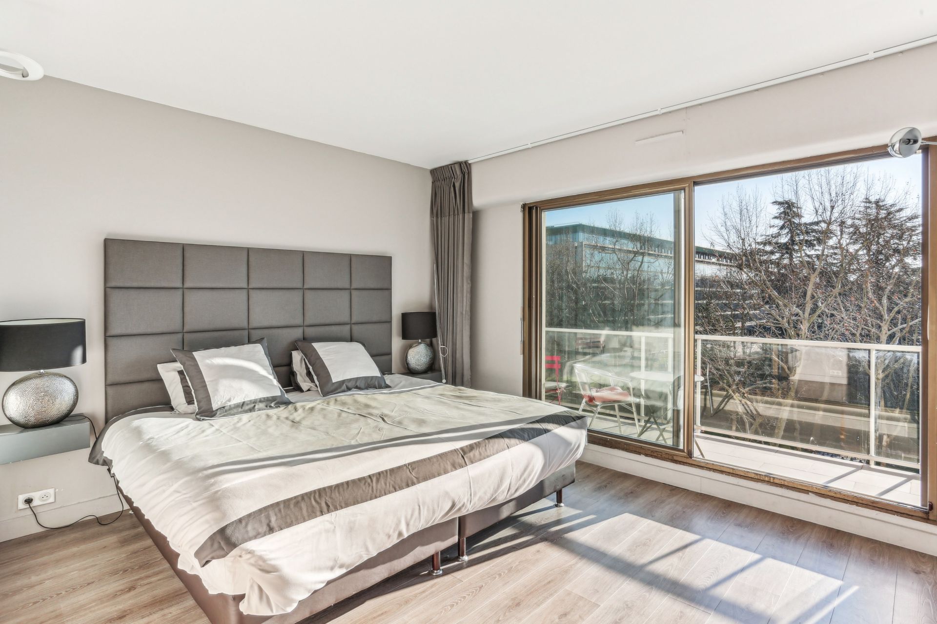 luxury apartment 4 Rooms for sale on NEUILLY SUR SEINE (92200)