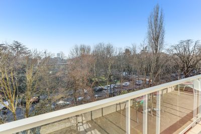 Sale Luxury apartment Neuilly-sur-Seine 4&nbsp;Rooms 109.8&nbsp;m²