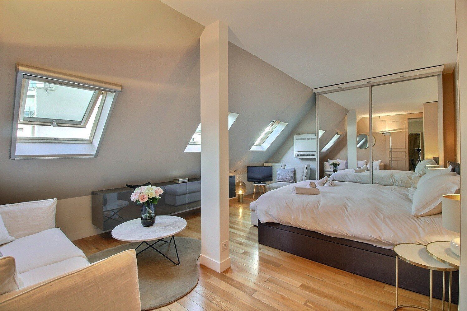 luxury apartment 2 Rooms for rent on PARIS (75008)