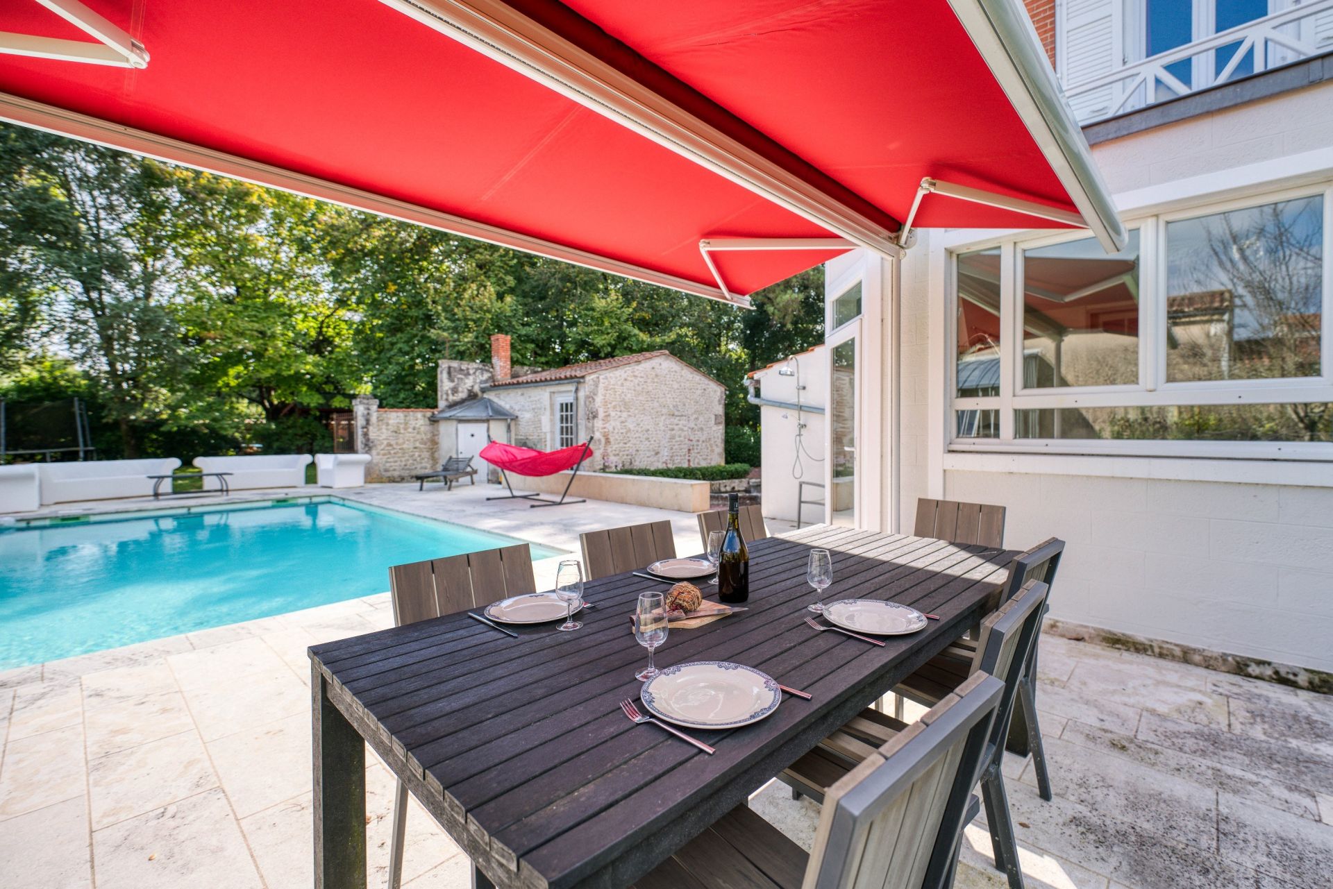luxury house 8 Rooms for sale on LA ROCHELLE (17000)