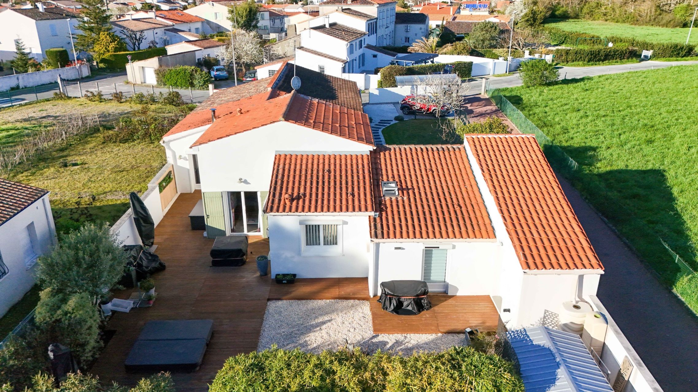 luxury house 4 Rooms for sale on BREUILLET (17920)
