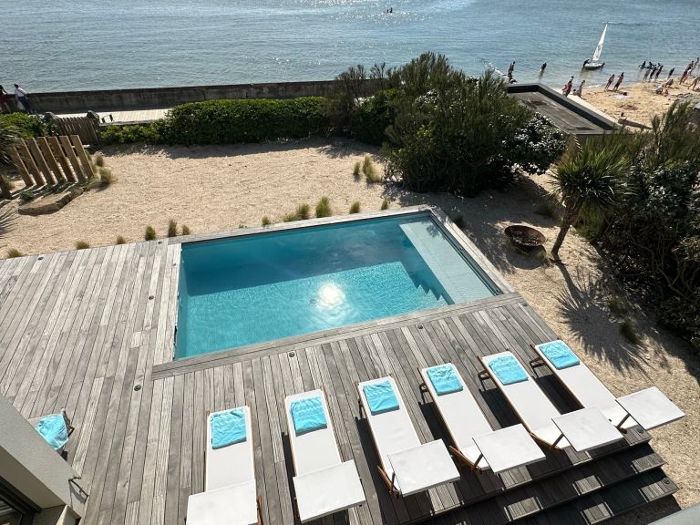 luxury villa 9 Rooms for seasonal rent on PORNICHET (44380)